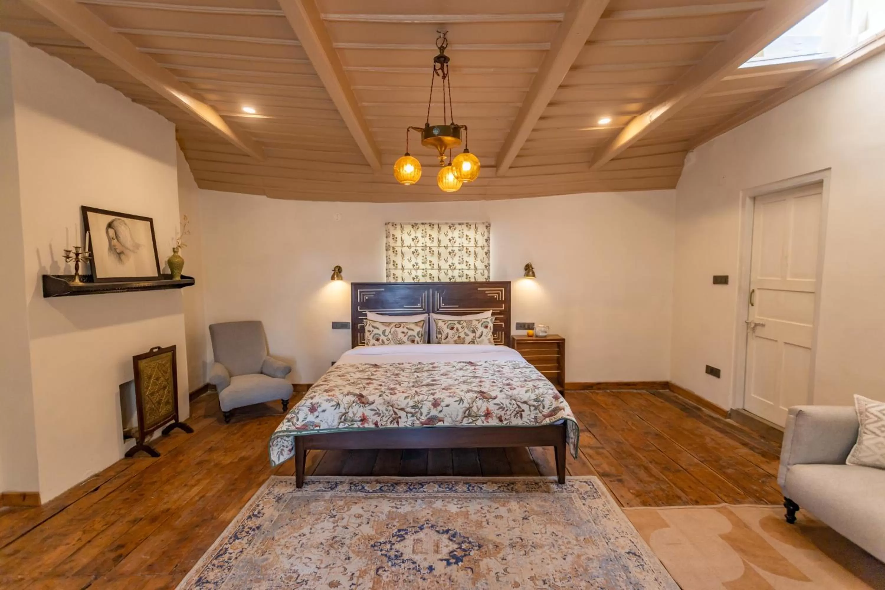 Bedroom, Bed in Seclude Shimla, Taraview