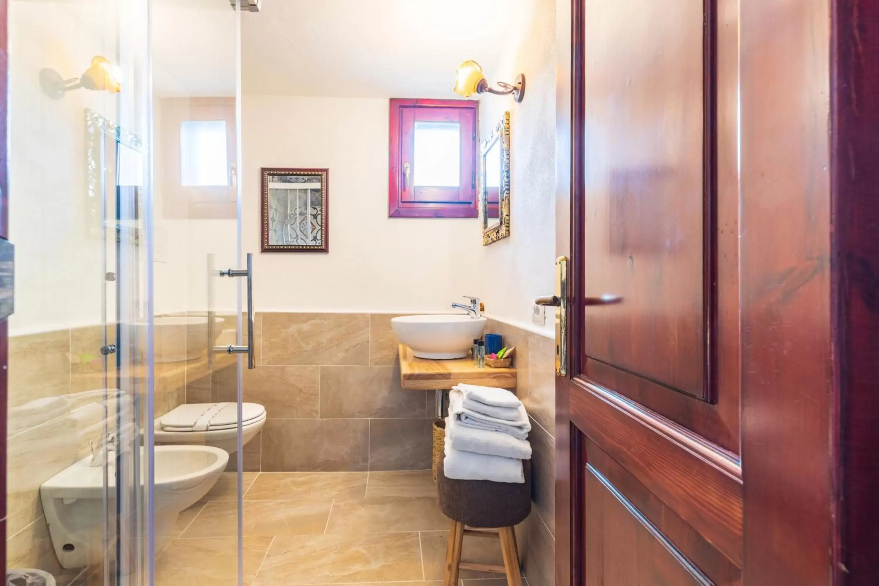 Shower, Bathroom in Hotel Ristorante S'Ortale