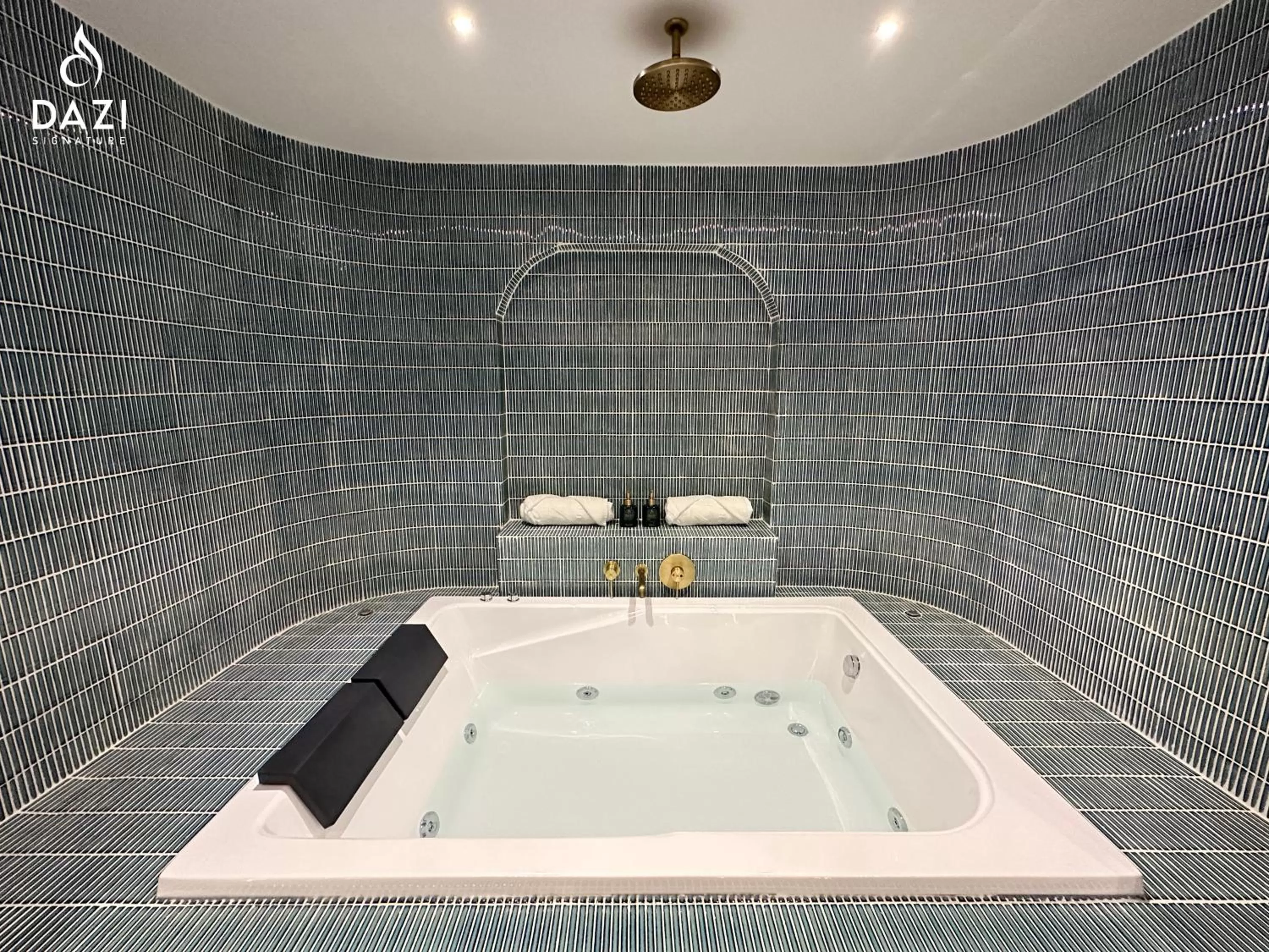 Bath in Dazi Signature