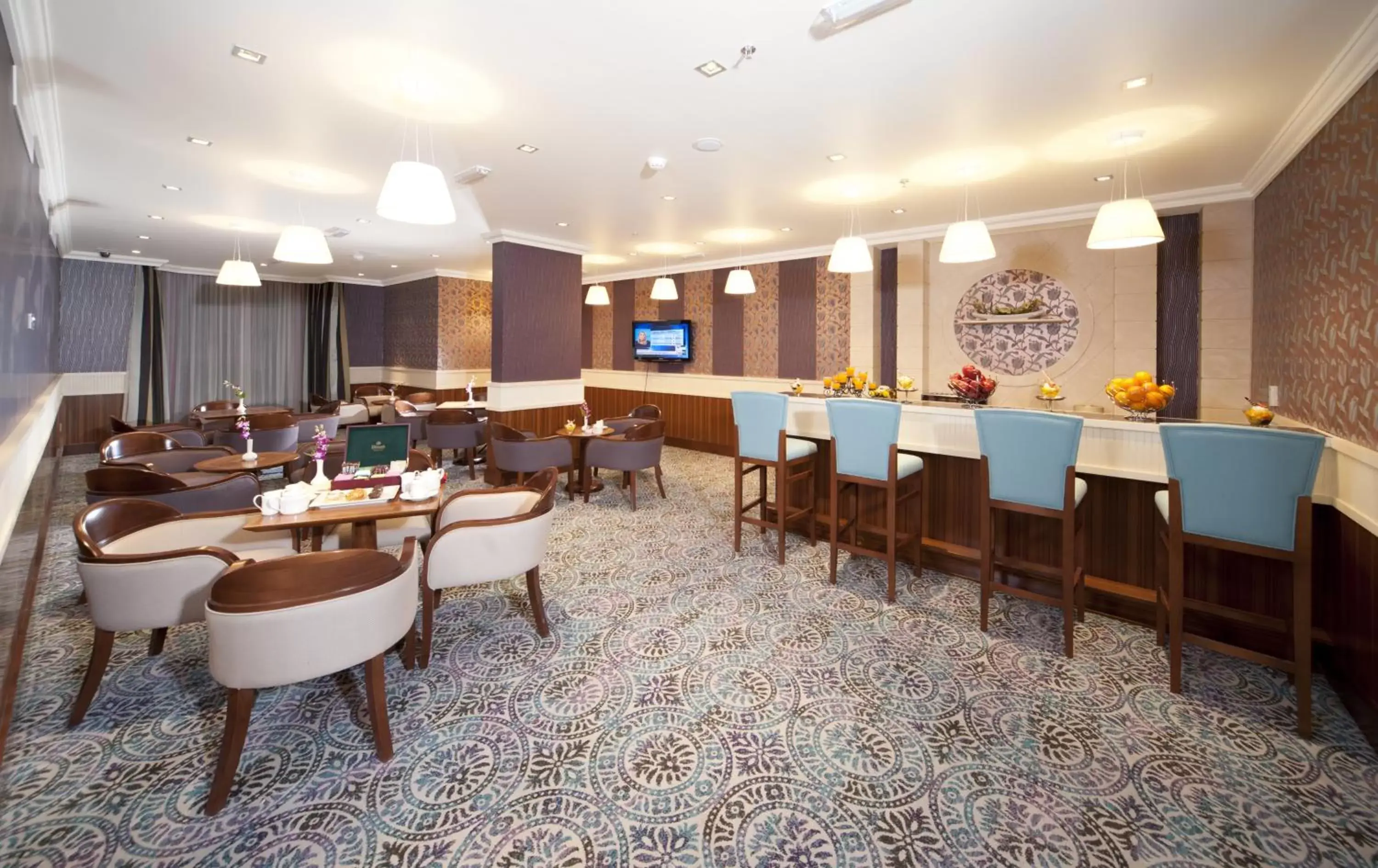 Business facilities, Restaurant/Places to Eat in City Seasons Al Hamra Hotel