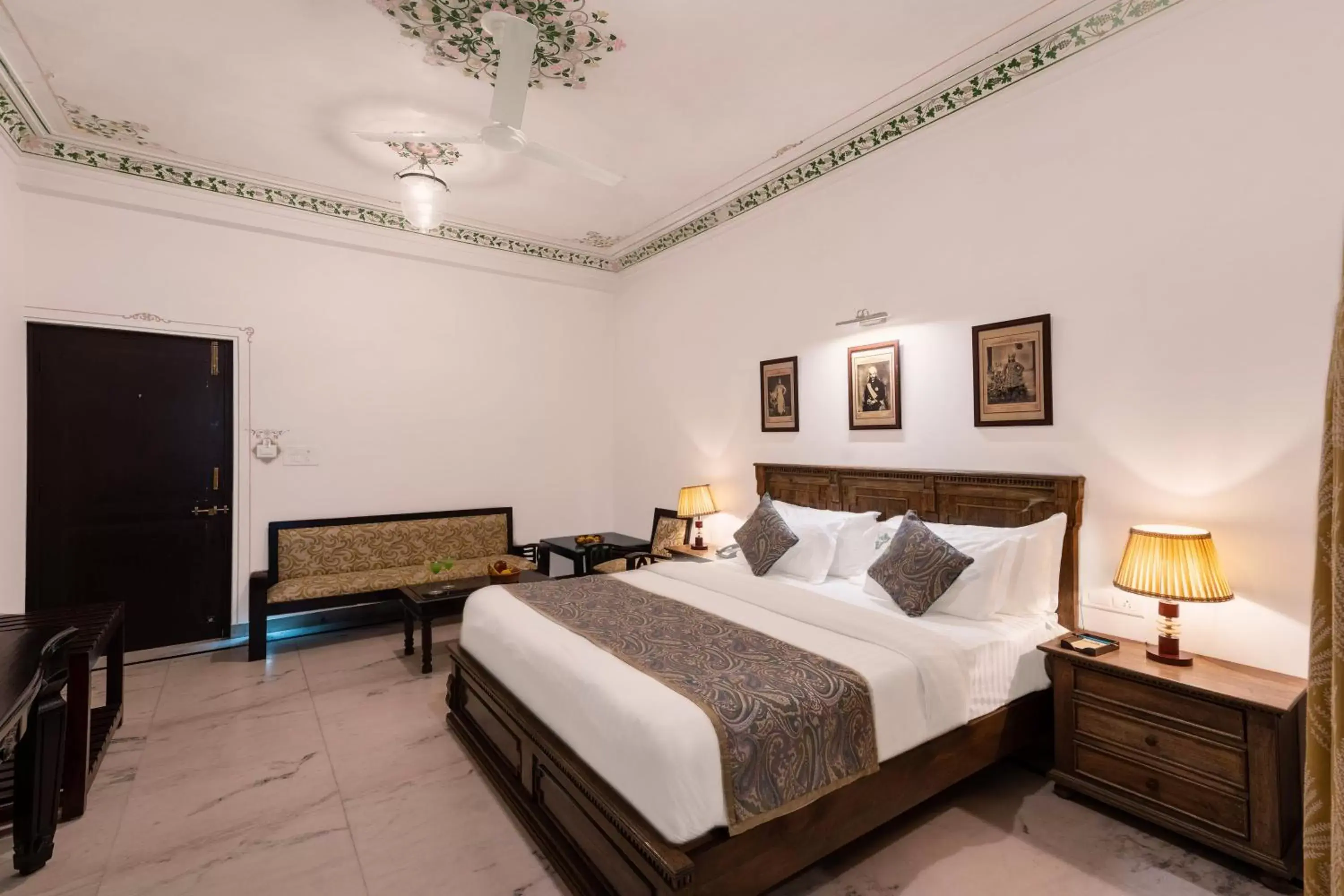 Bedroom, Bed in Panna Vilas - A Lake Facing Boutique Hotel