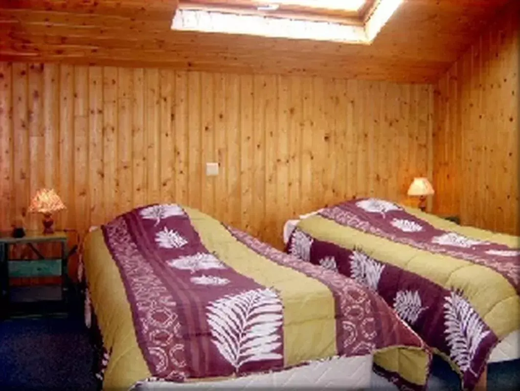 Photo of the whole room, Bed in Hotel Les Sapins