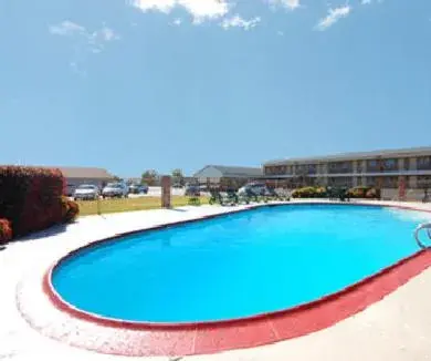 Swimming Pool in Americas Best Value Inn - Stephenville
