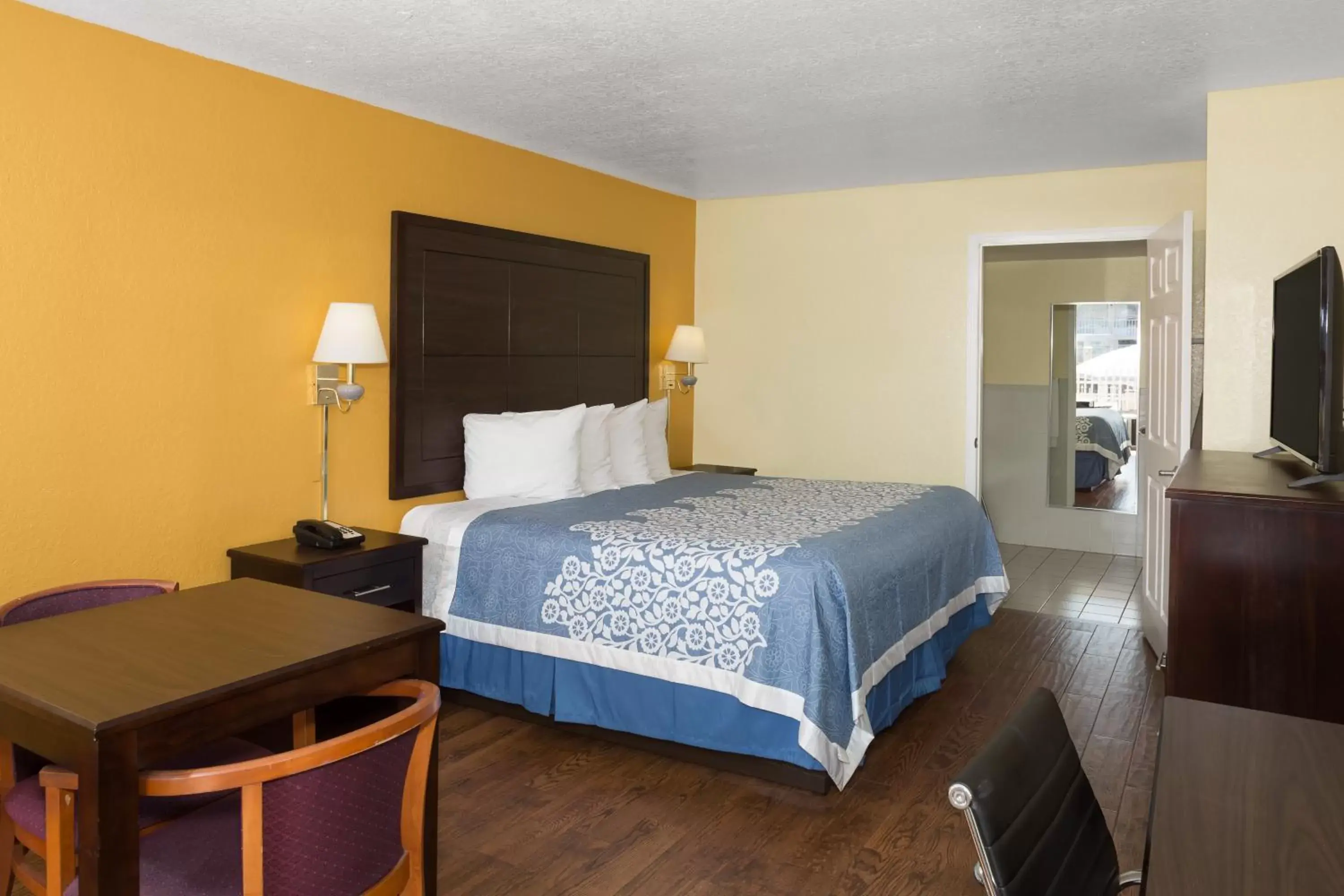 Photo of the whole room, Bed in Days Inn & Suites by Wyndham Port Richey