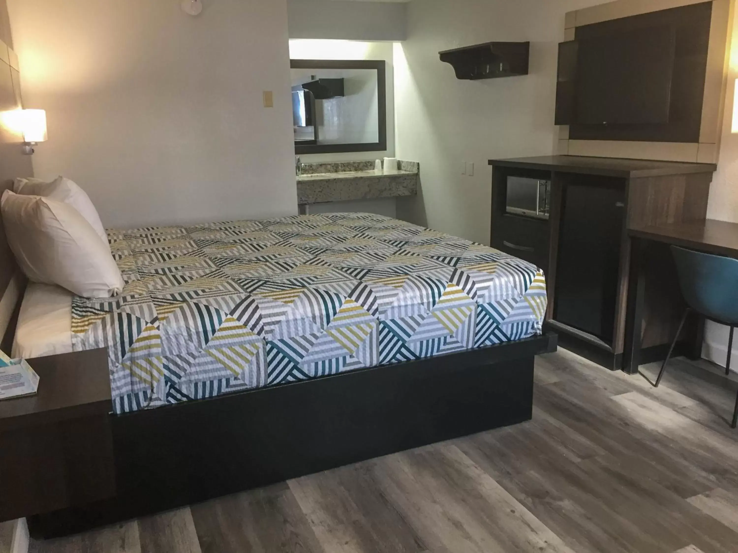 Bed in Motel 6-Burnsville, MN