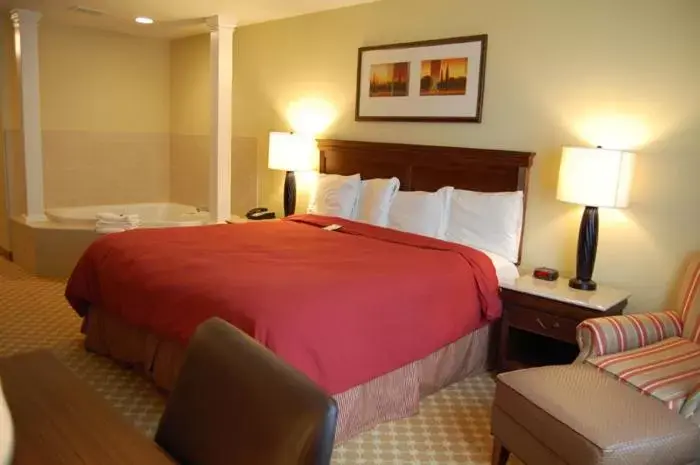 Bed in Country Inn & Suites by Radisson, Wilmington, NC