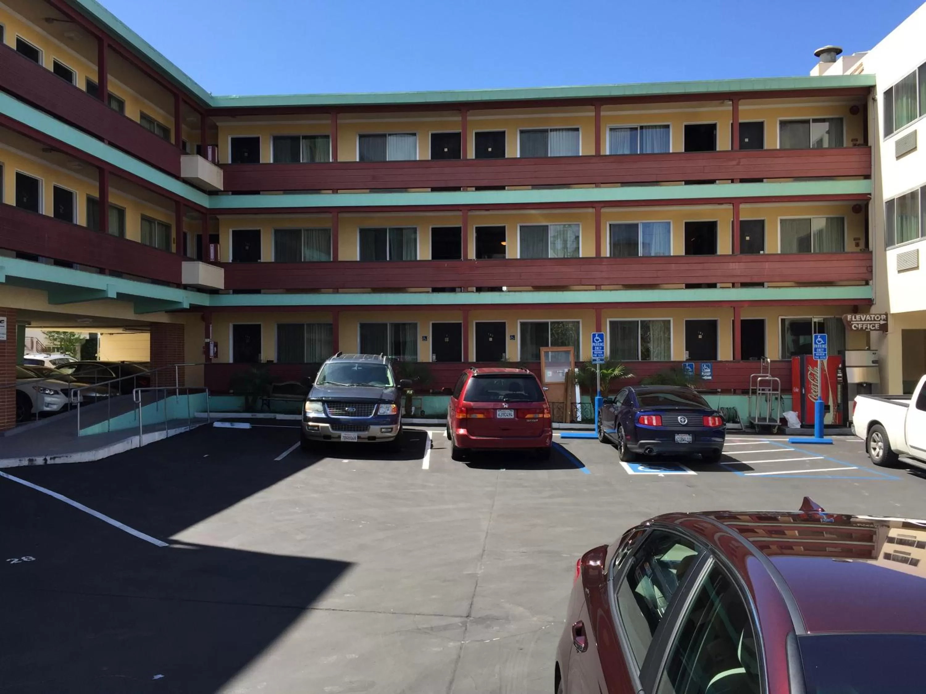 Property building in Motel Capri