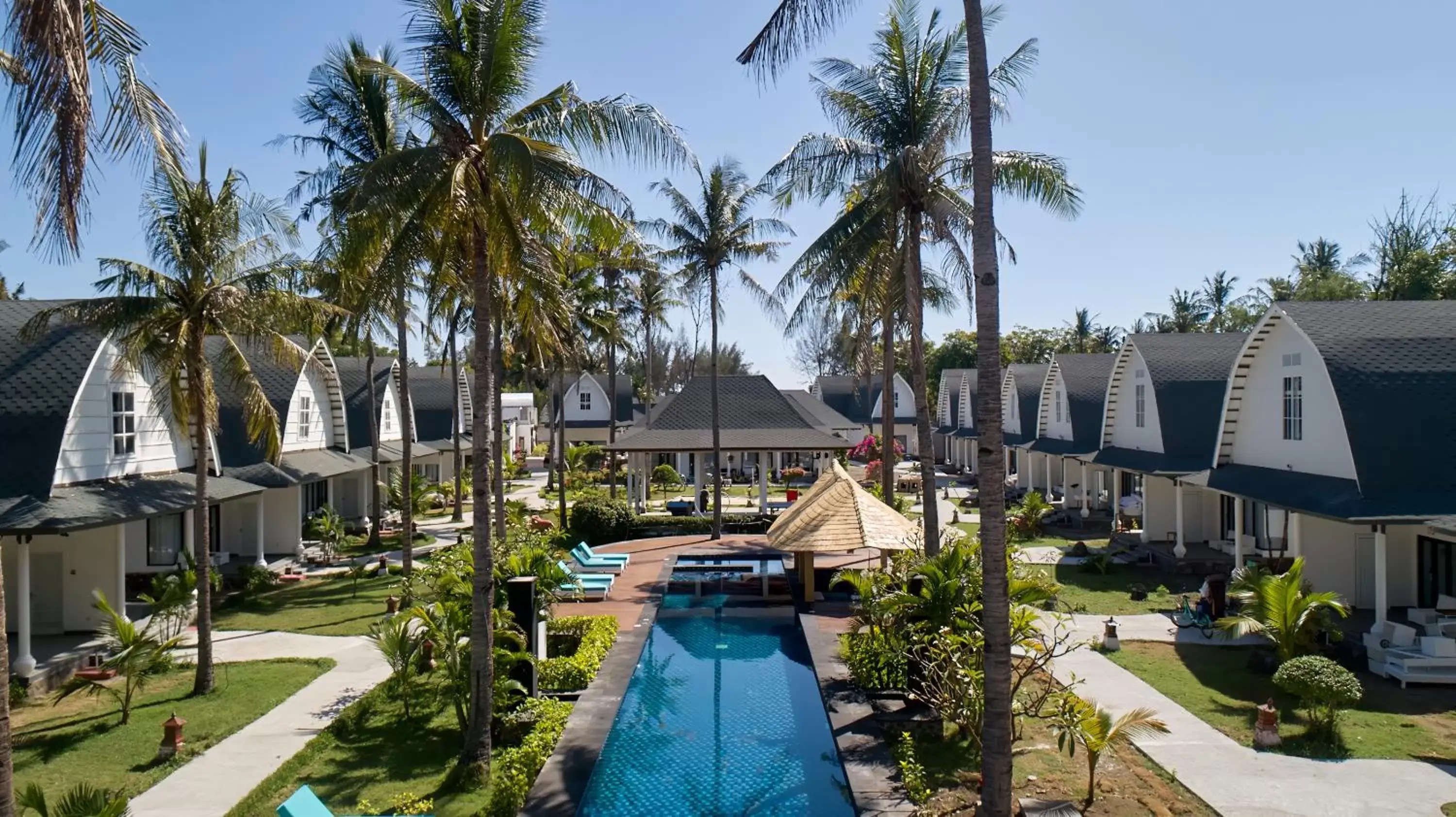 Swimming pool, Pool View in Jambuluwuk Oceano Gili Trawangan