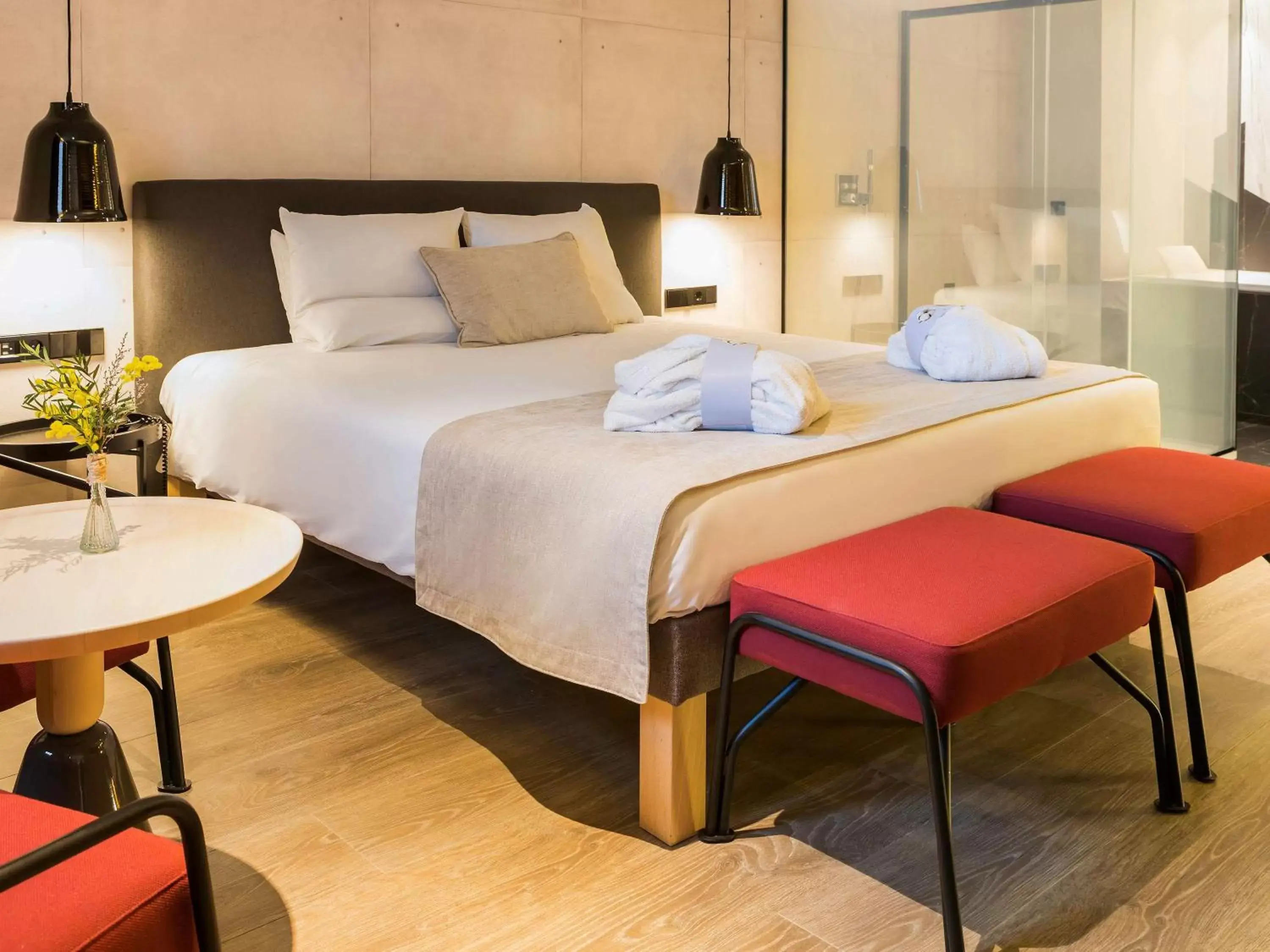 Photo of the whole room, Bed in Hotel Novotel Sevilla