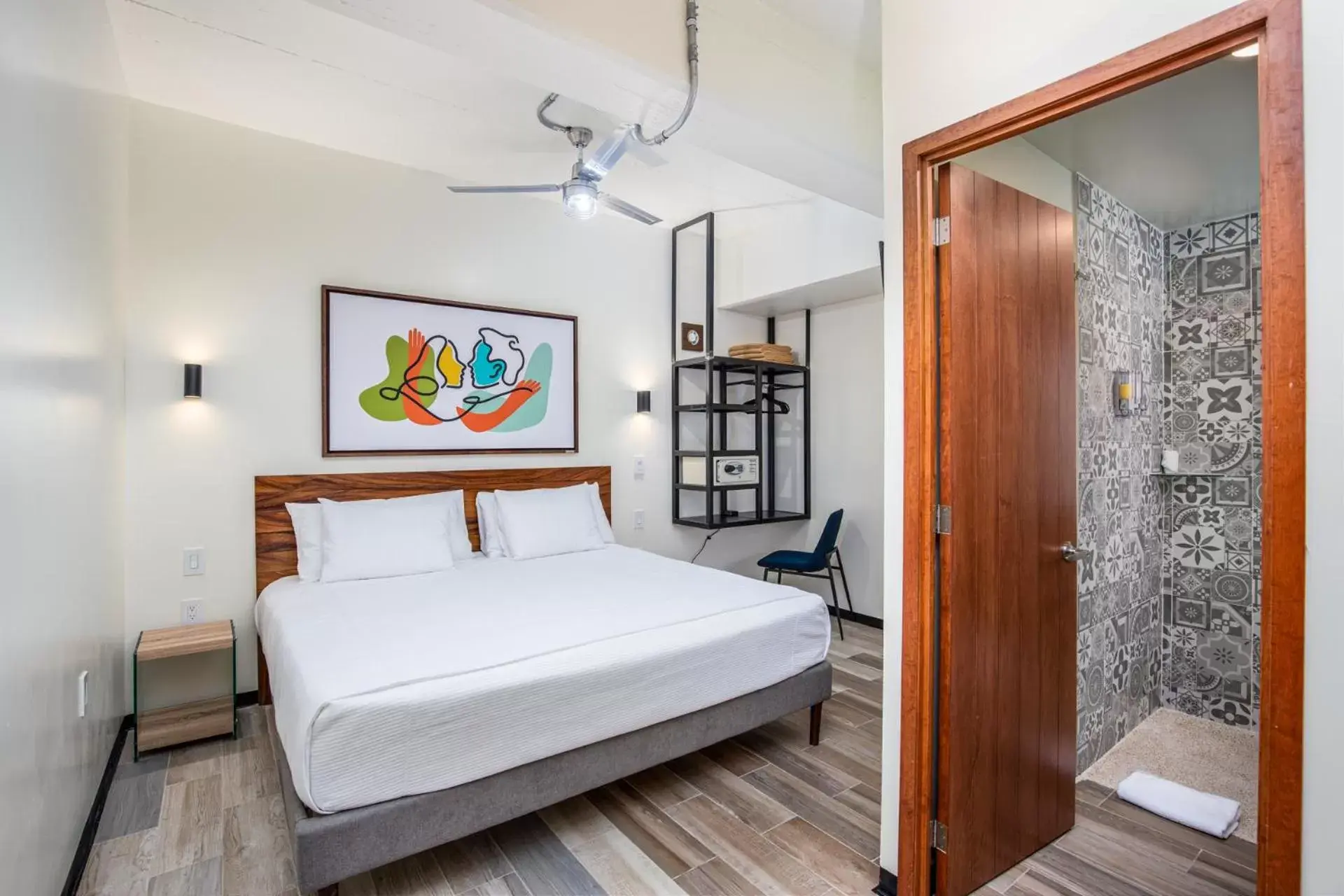 Guests, Bed in Joint Coworking Hotel