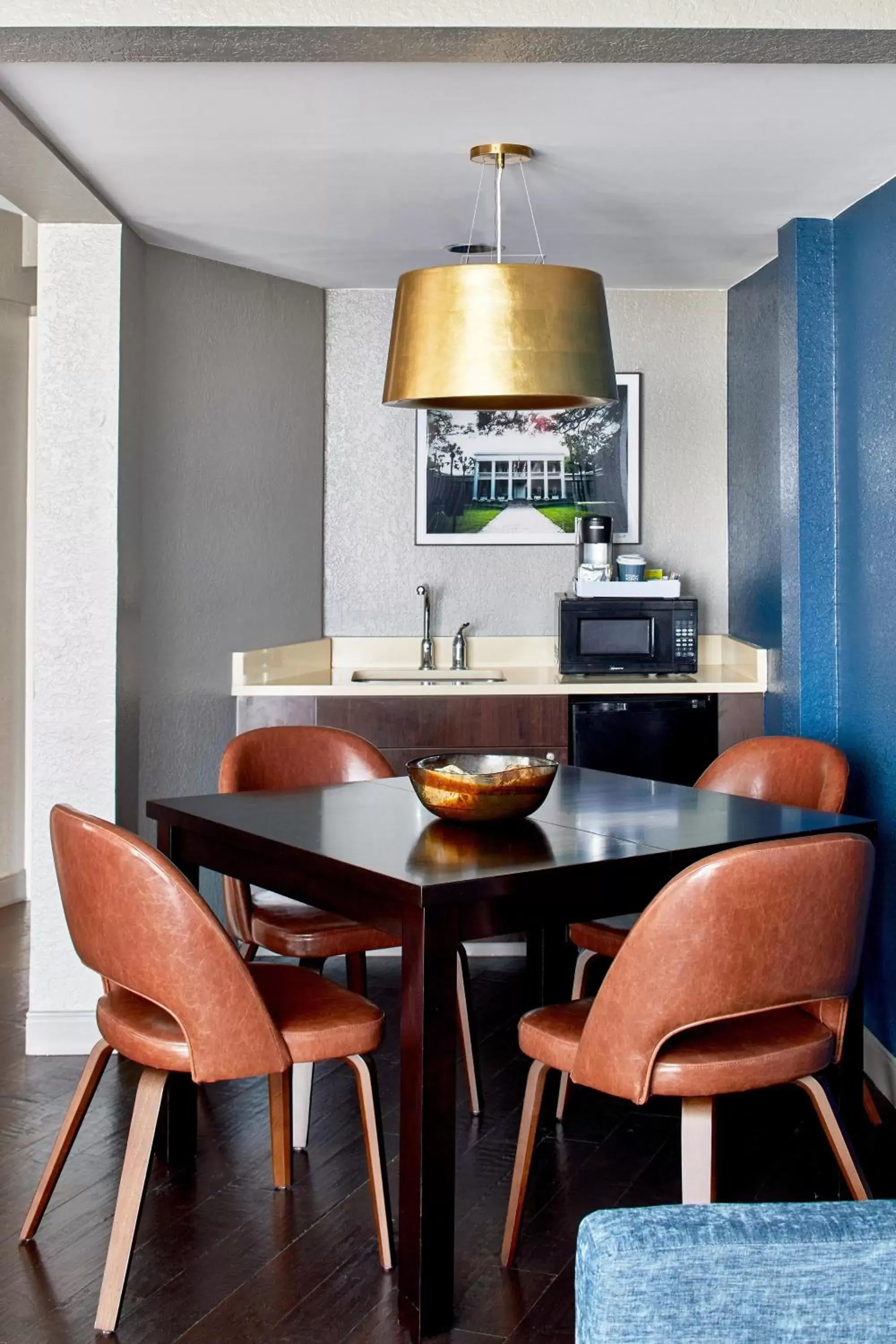 Living room, Dining Area in Four Points by Sheraton Tallahassee Downtown