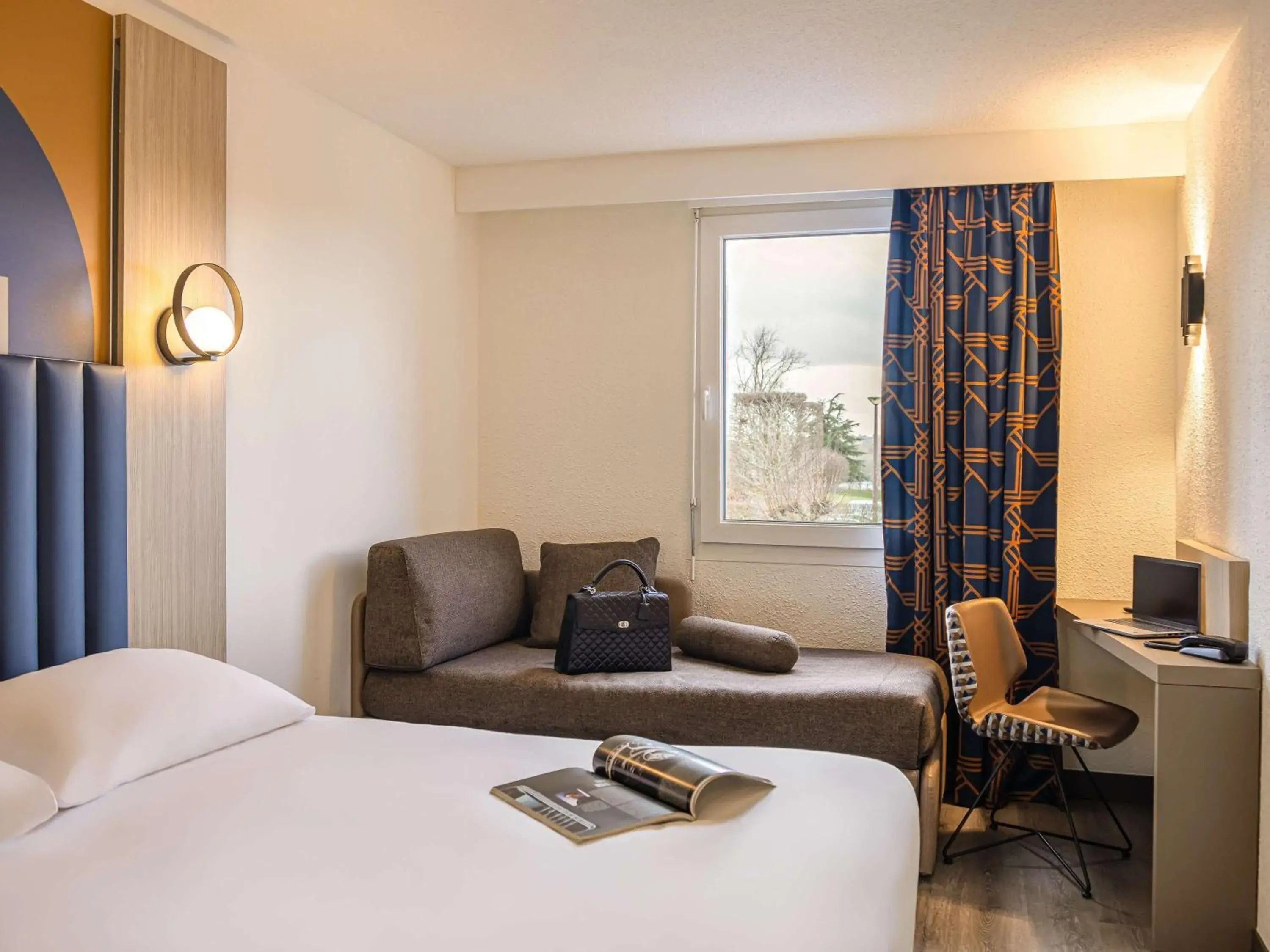 Bedroom, Bed in ibis Styles Saint-Quentin Bedroom, Bed in ibis Styles Saint-Quentin