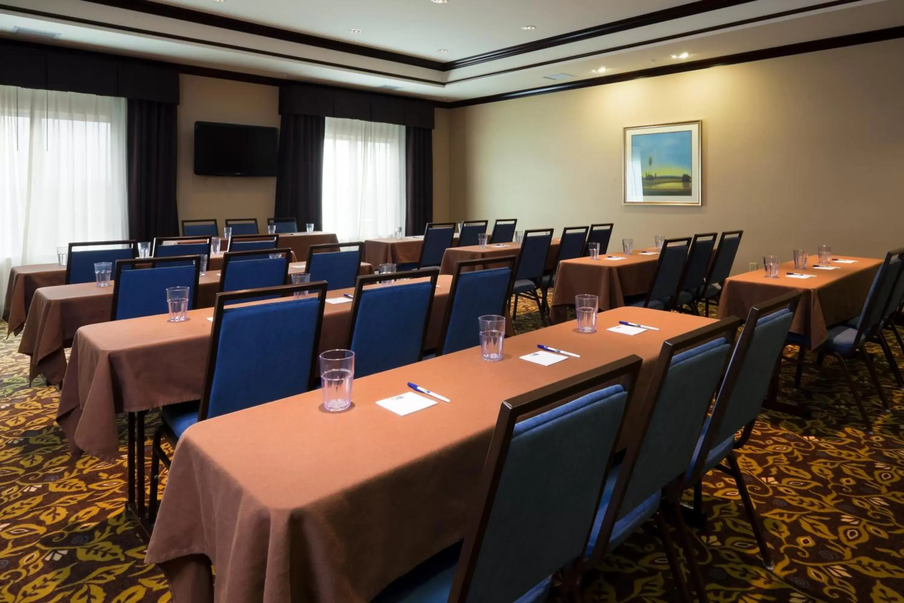 Meeting/conference room in Holiday Inn Express Washington Court House, an IHG Hotel