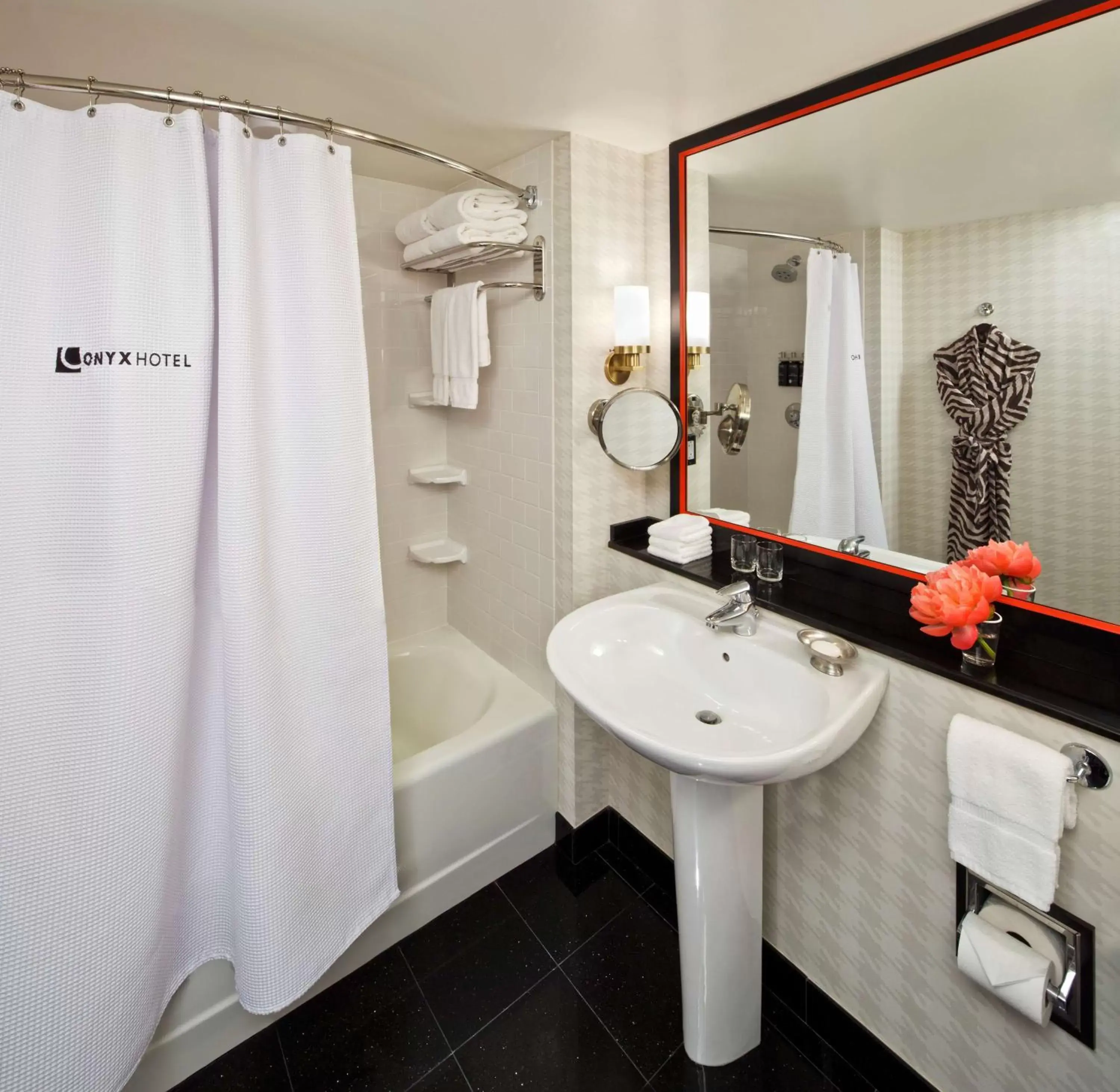 Shower, Bathroom in Onyx Boston Downtown