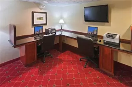 Business facilities, TV/Entertainment Center in MCM Elegante Hotel & Suites Lubbock