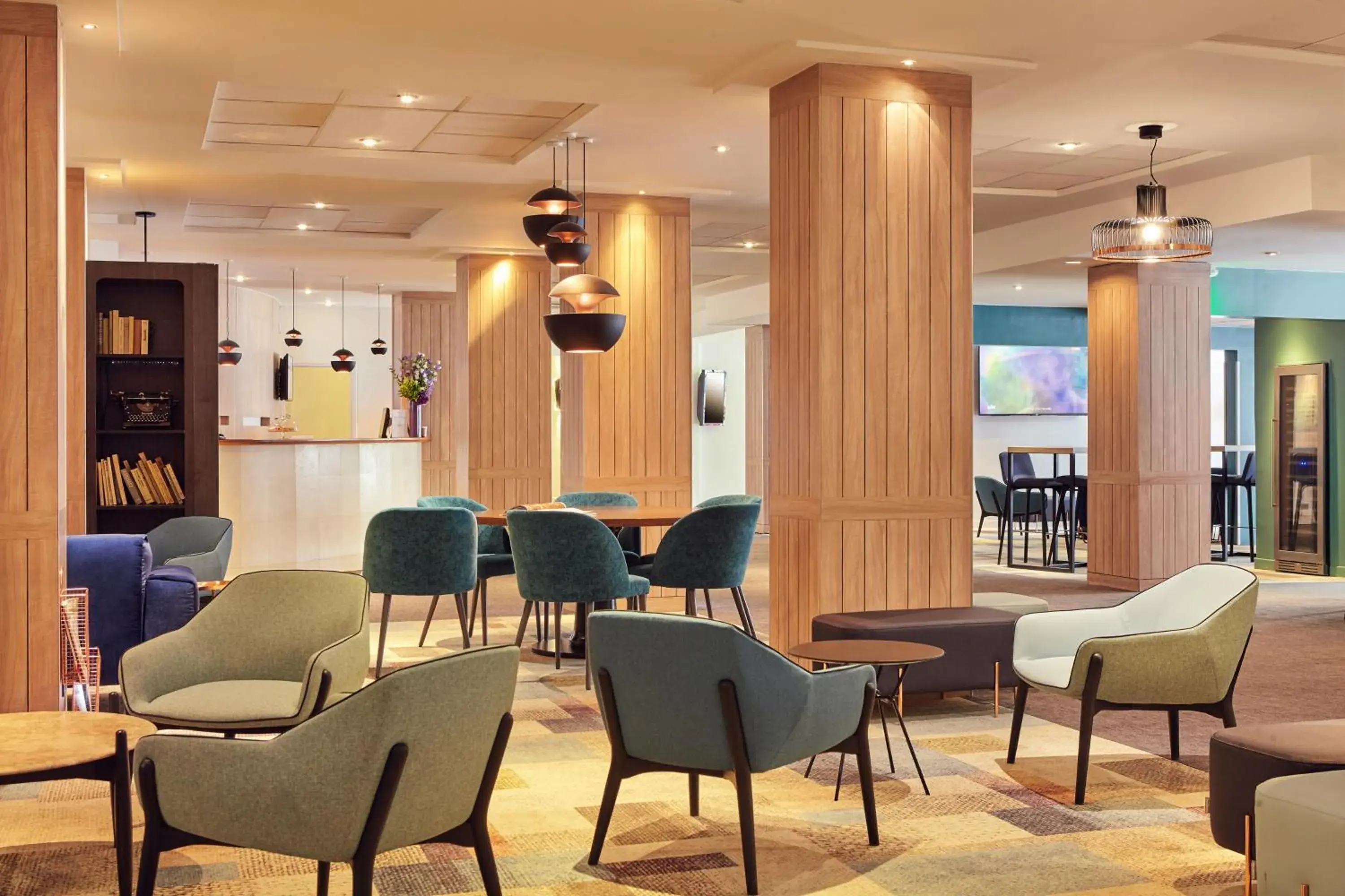 Lobby or reception, Lounge/Bar in Mercure Paris Porte D'Orleans