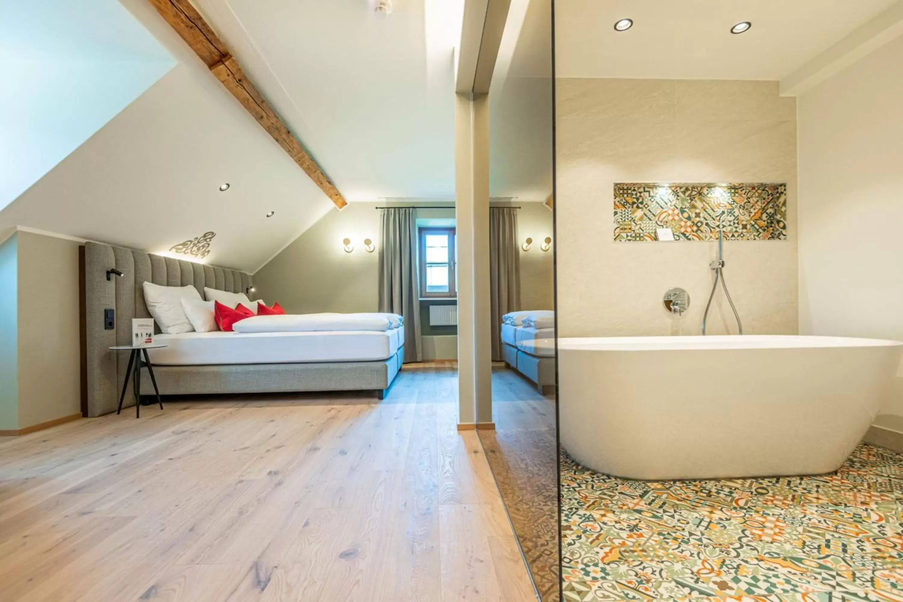 Bathroom, Bed in Romantik Spa Hotel Elixhauser Wirt