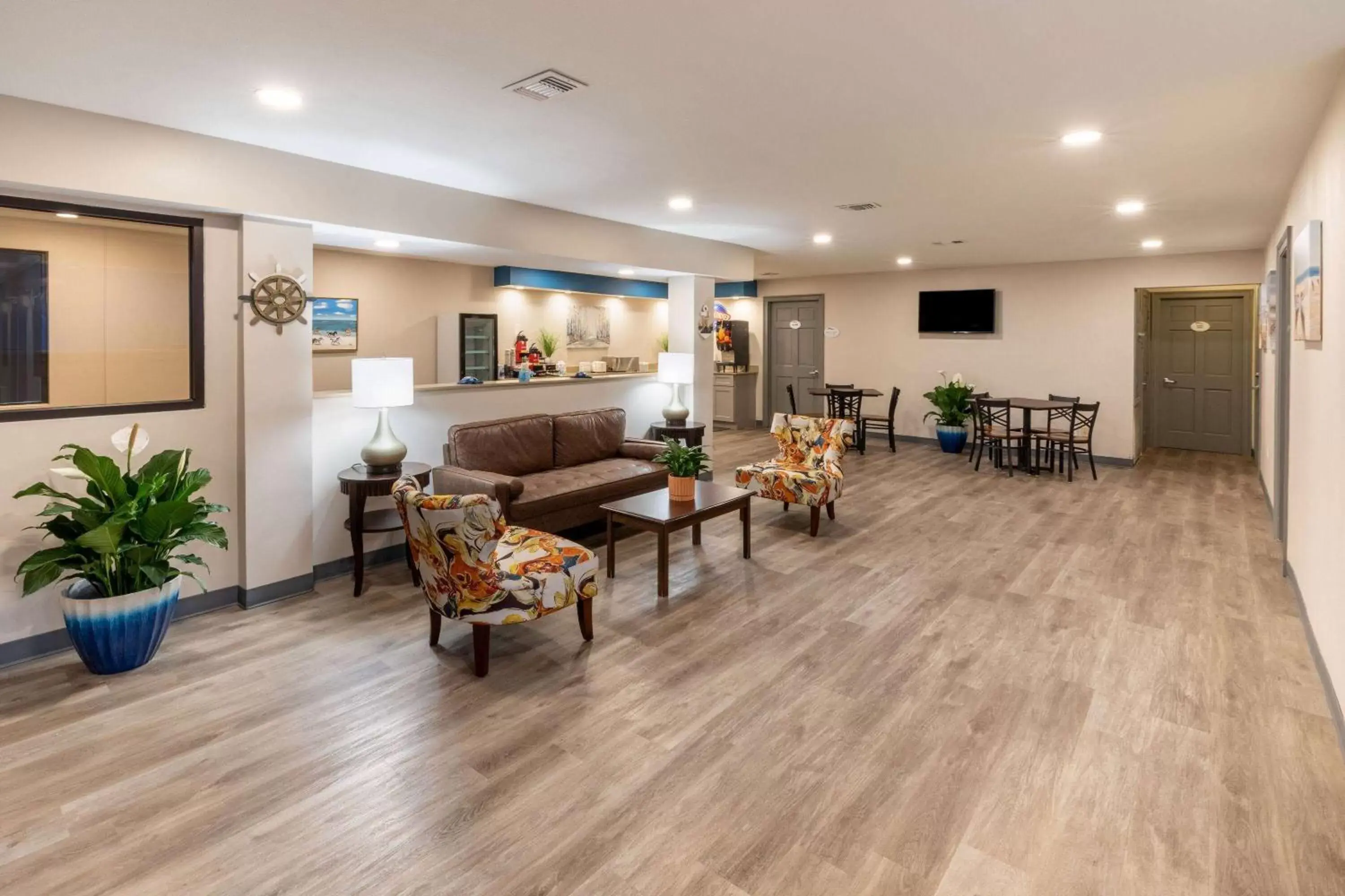 Lobby or reception, Lobby/Reception in Baymont by Wyndham Biloxi - Ocean Springs