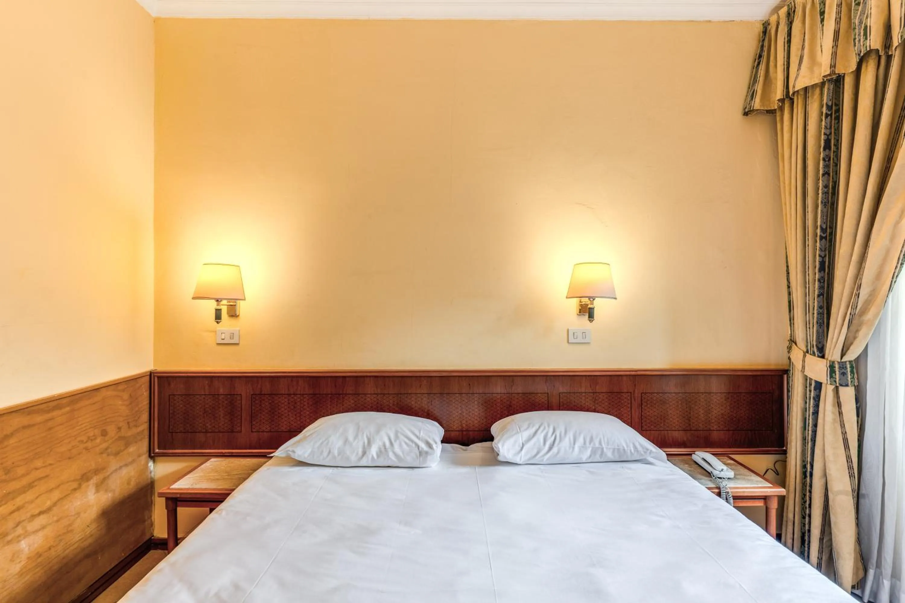 Photo of the whole room in Hotel Pomezia