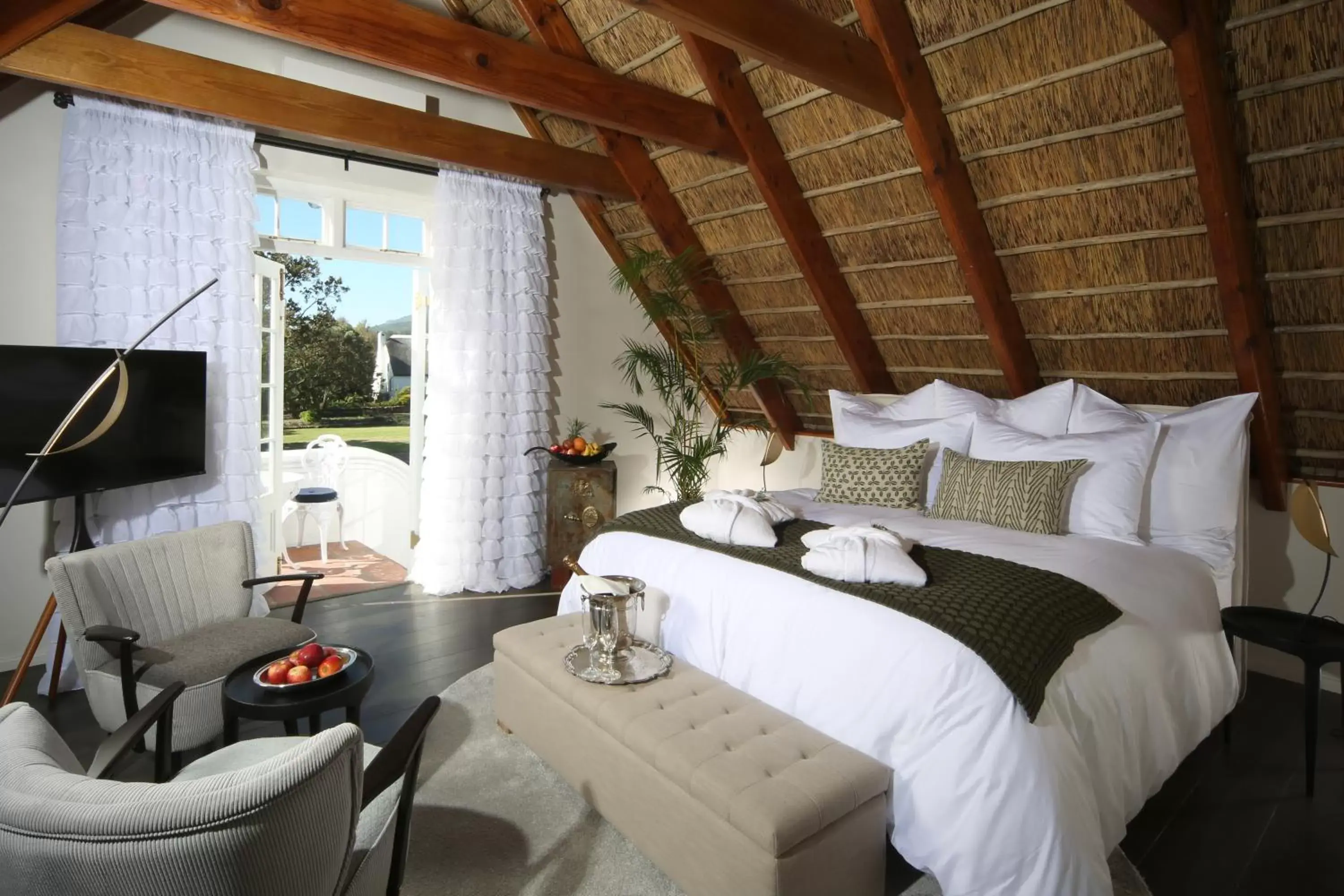 Bed in Adara Palmiet Valley Luxurious Boutique Farm Hotel