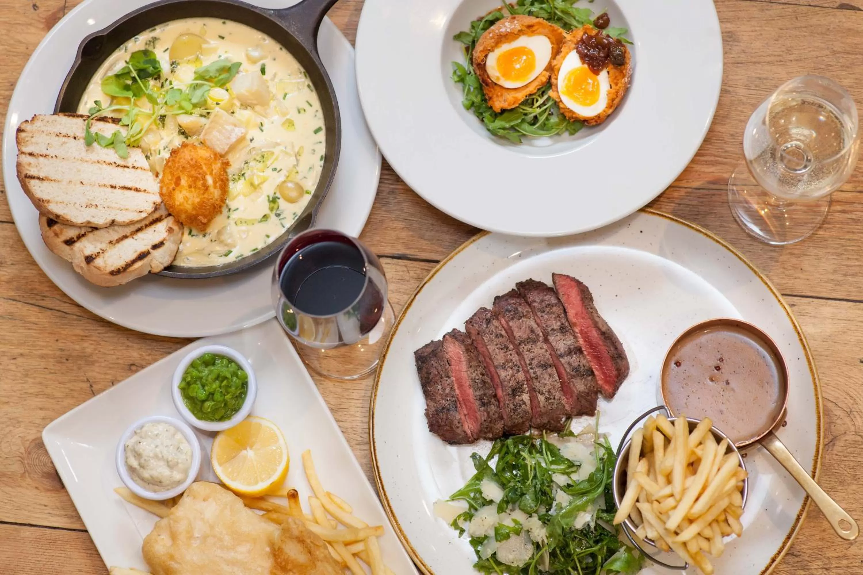 Food and drinks in The Crown Guest House