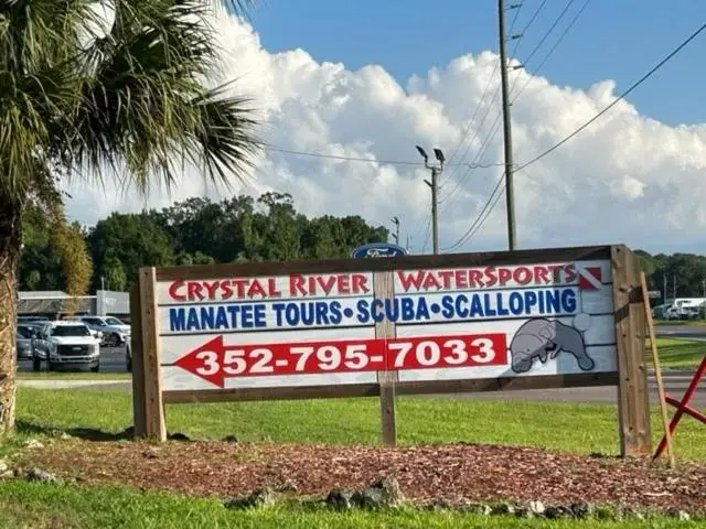 Property Logo/Sign in Days Inn by Wyndham Crystal River