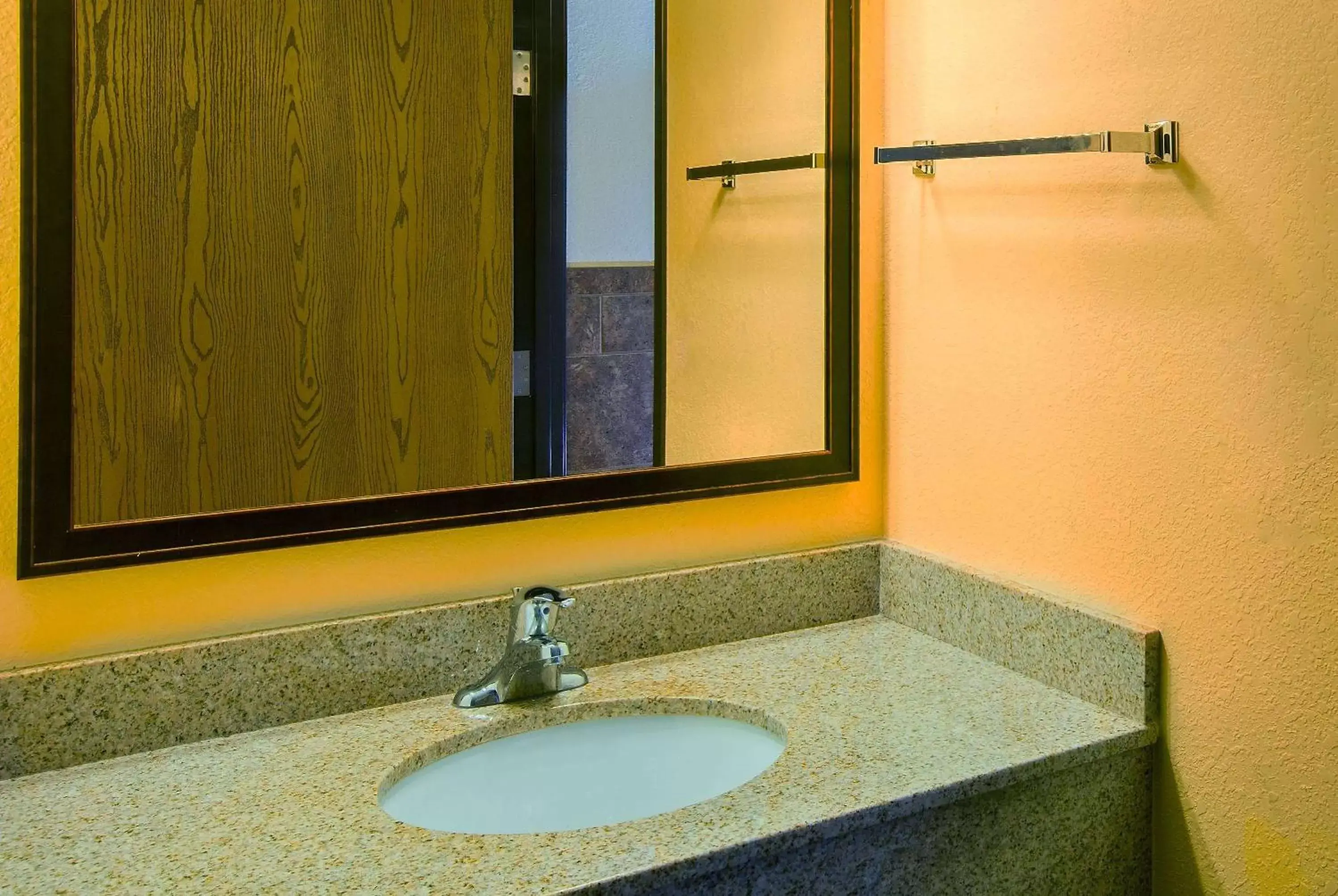 Deluxe King Room - Non-Smoking in AmericInn by Wyndham Chamberlain Conference Center Deluxe King Room - Non-Smoking in AmericInn by Wyndham Chamberlain Conference Center