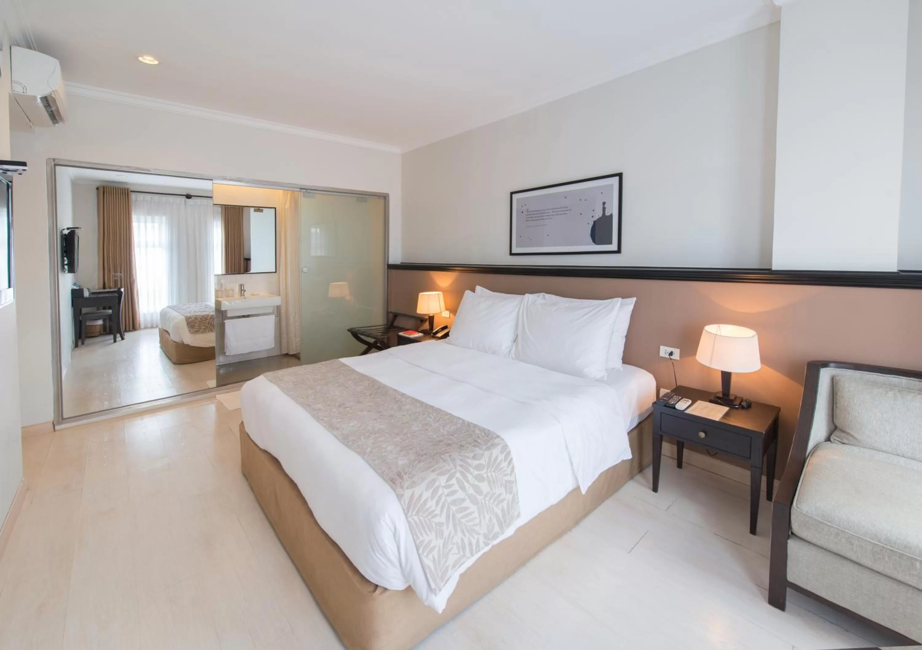 Garden view in The Alcove Library Hotel