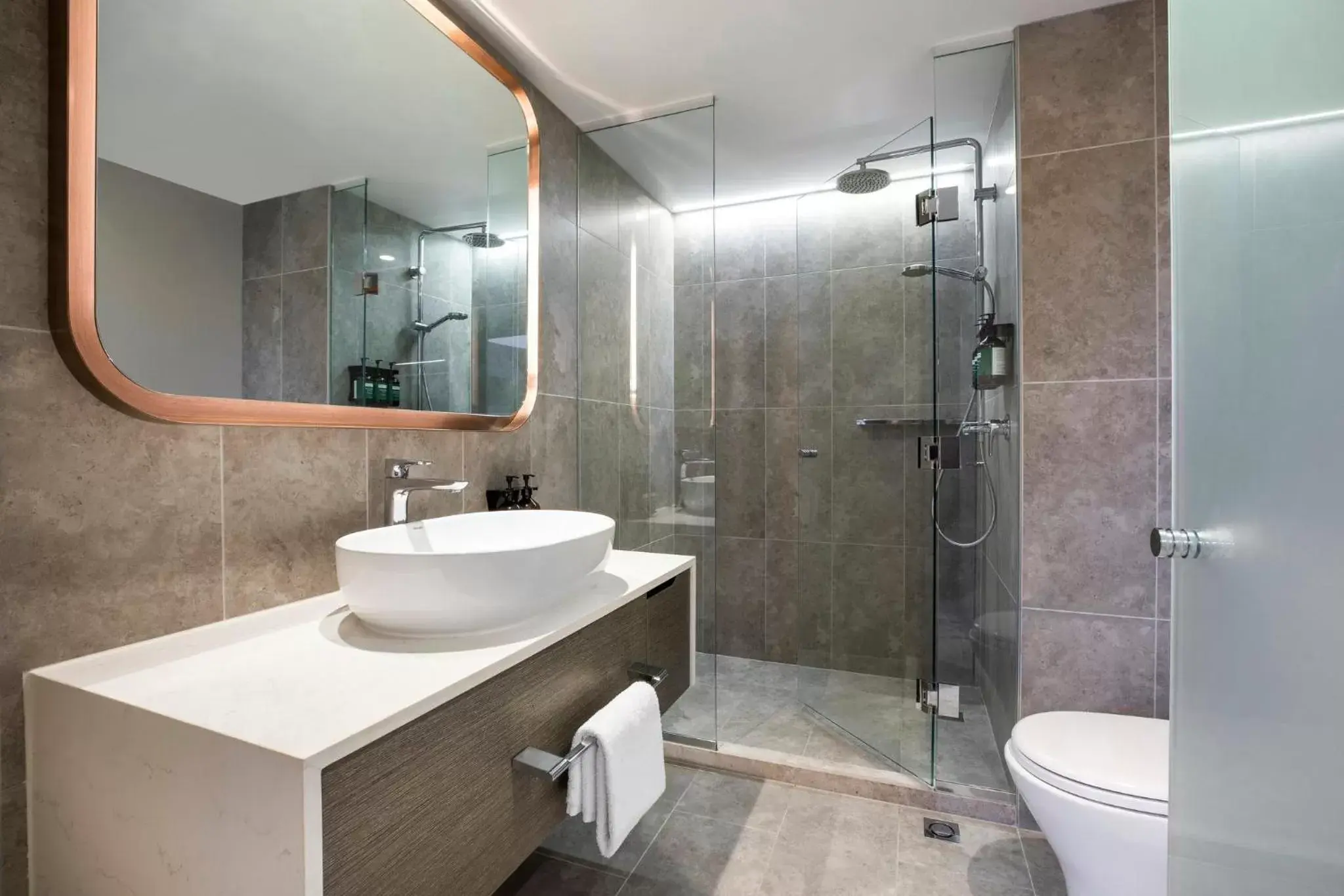 Bathroom in Crowne Plaza Melbourne, an IHG Hotel