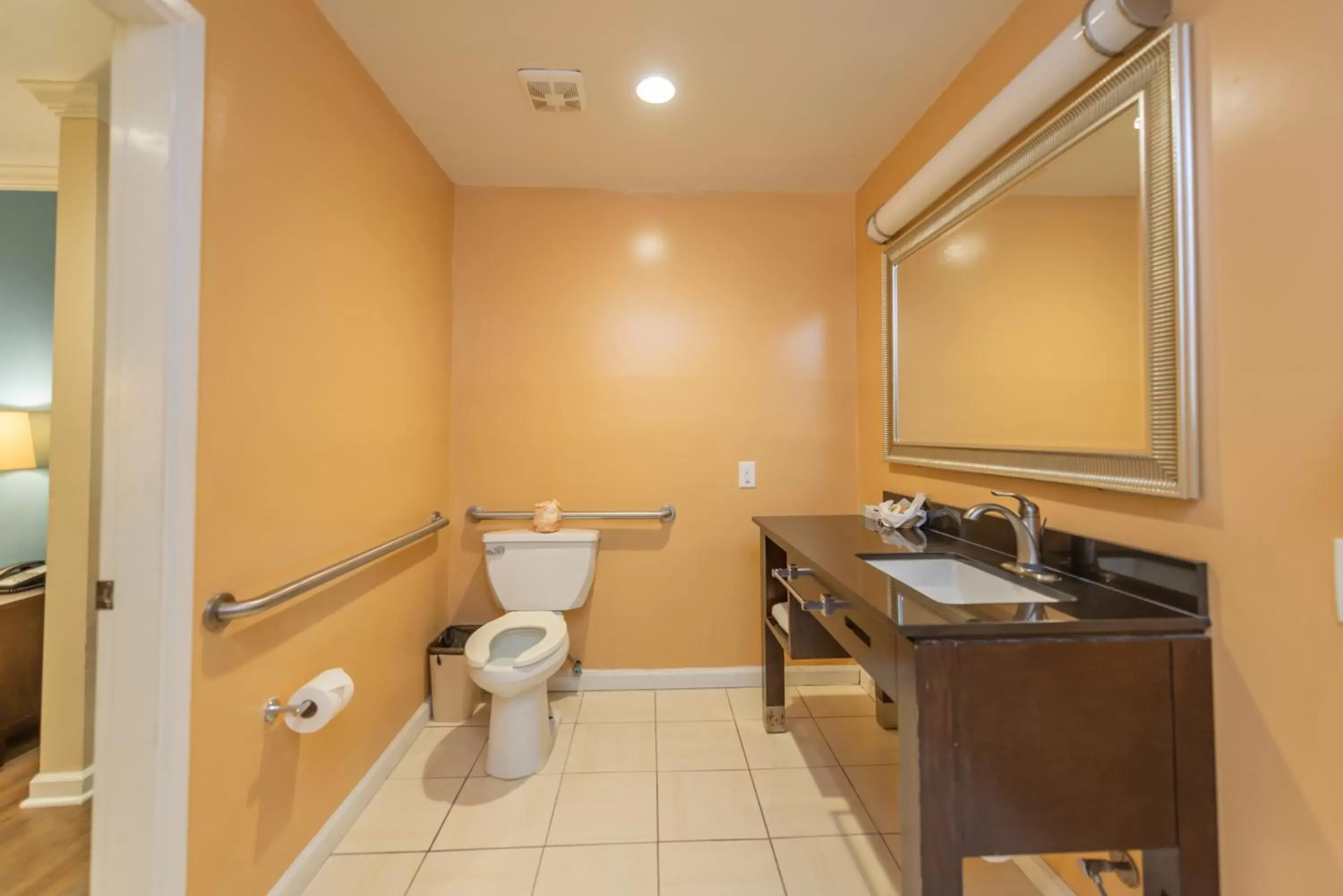 Bathroom in Ocean Pacific Lodge