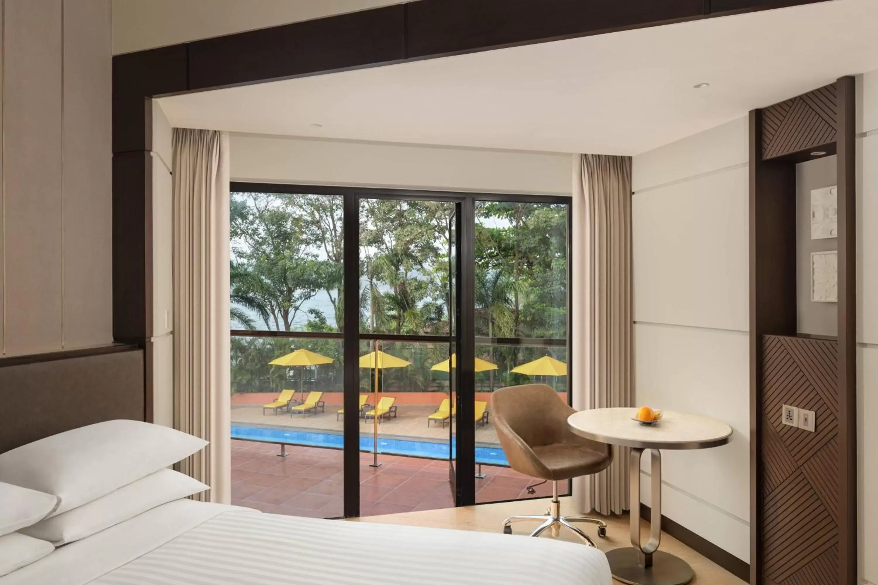 Swimming pool in Goa Marriott Resort & Spa