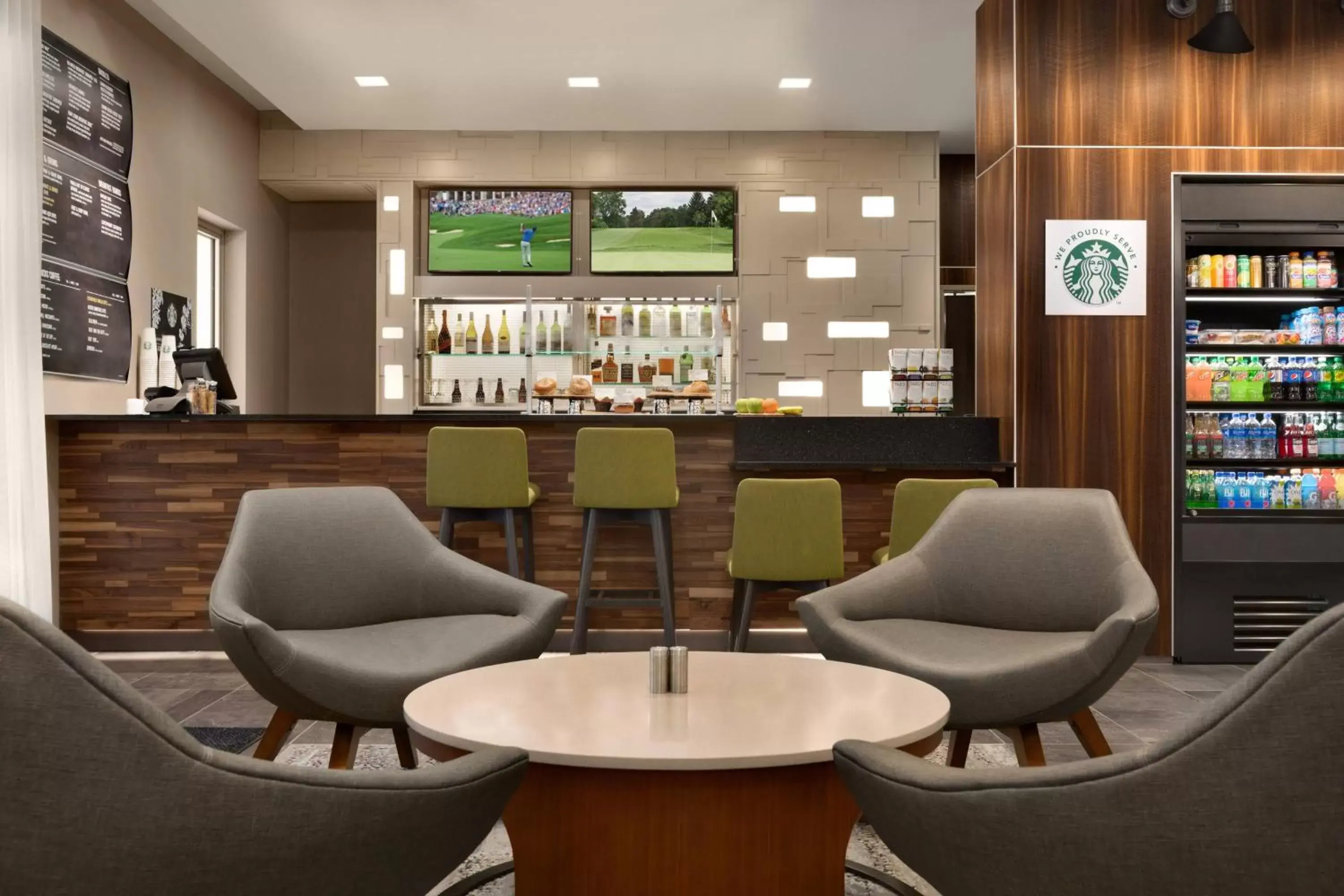 Lounge or bar in Courtyard by Marriott St Paul Woodbury