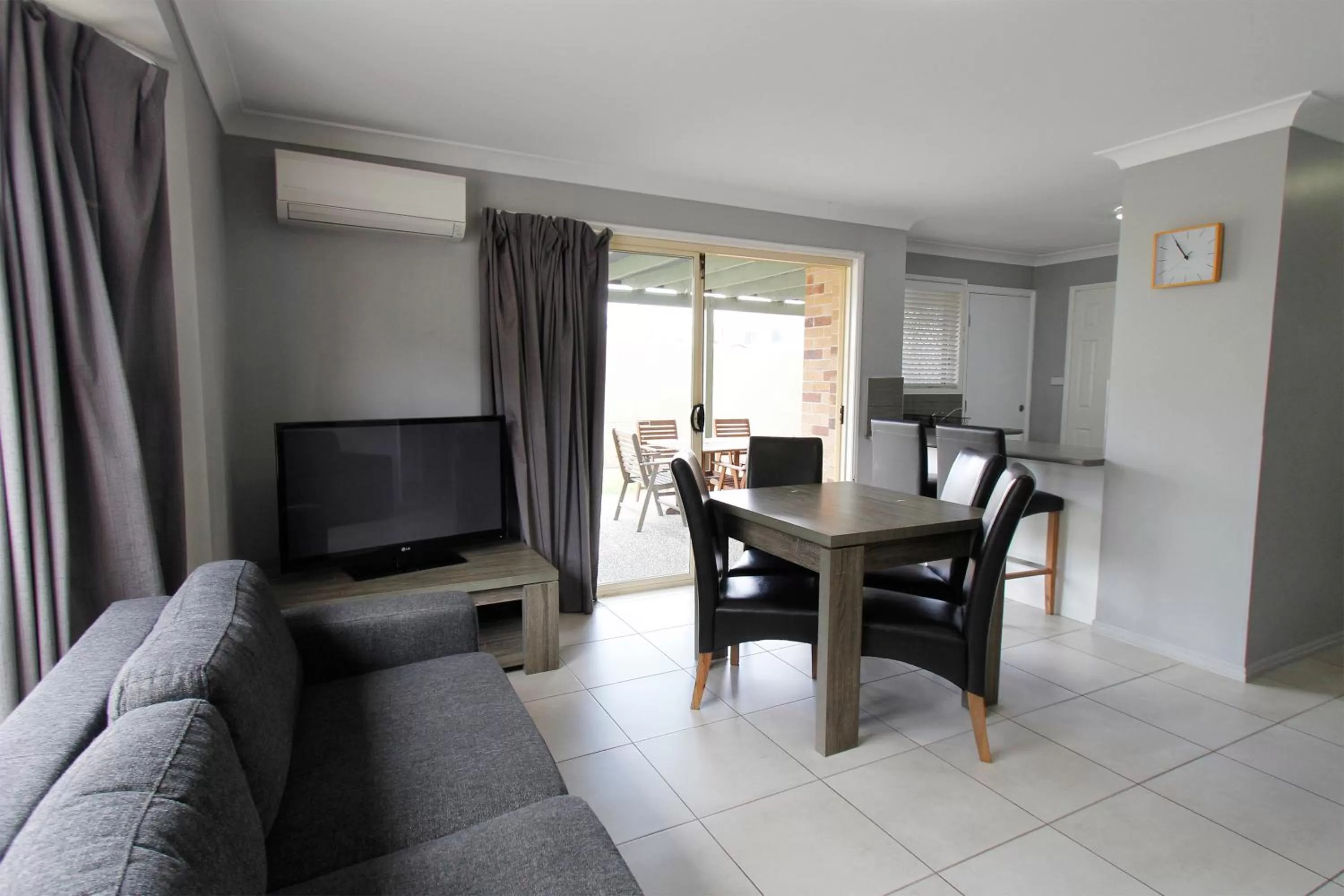 Living room in The Stirling Motel