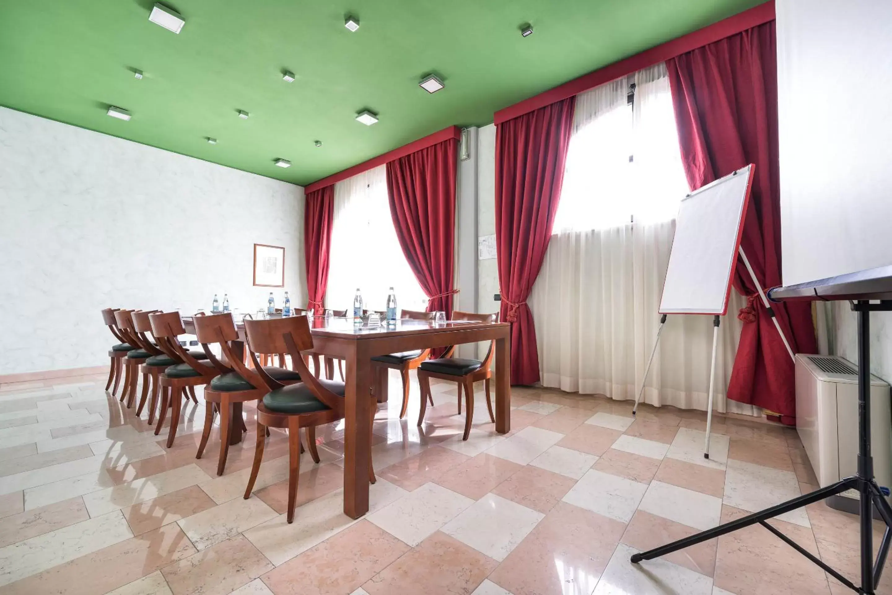 Meeting/conference room, Restaurant/Places to Eat in Hotel Villa Malaspina