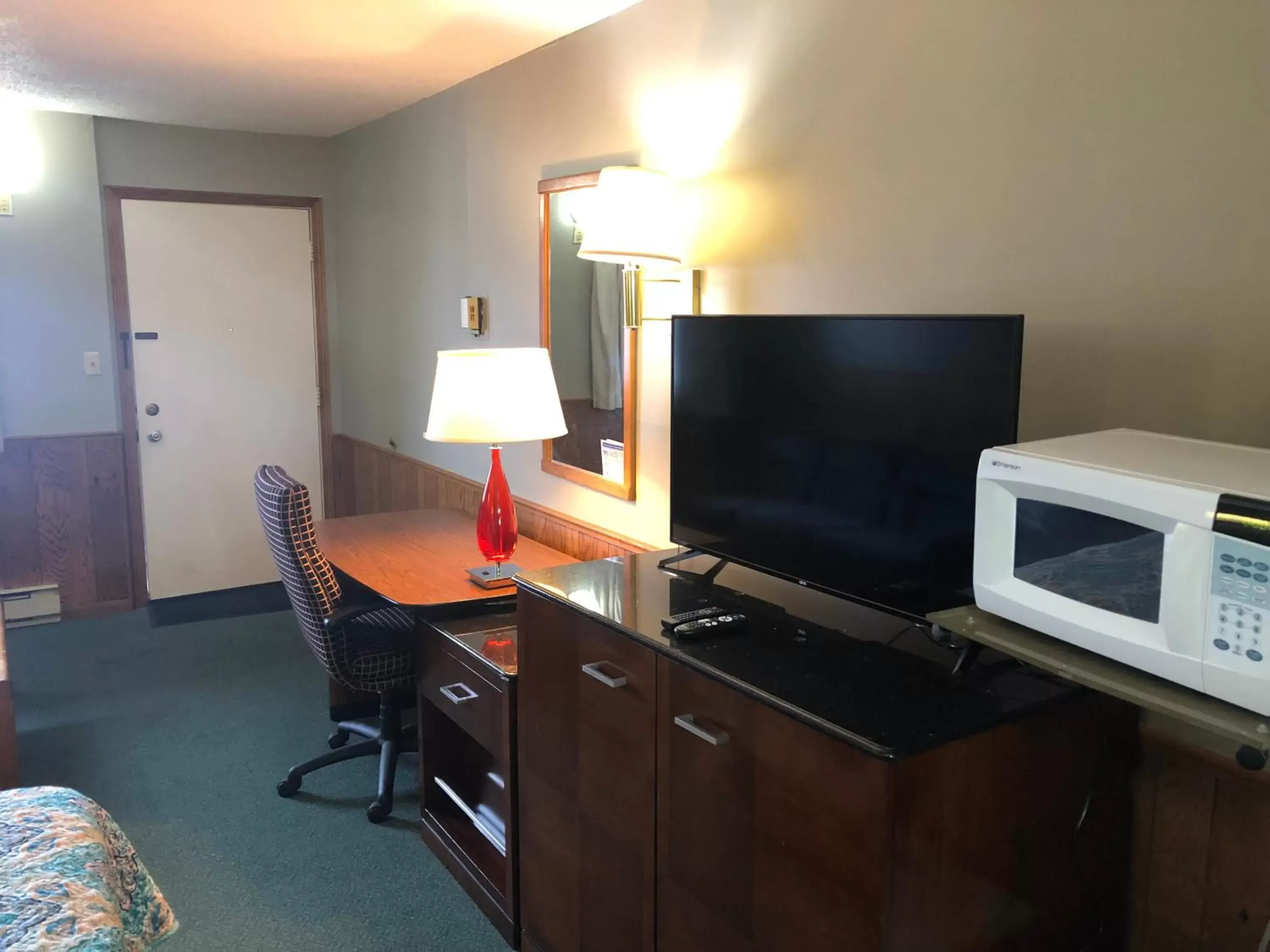 TV/Entertainment Center in Viking Motel