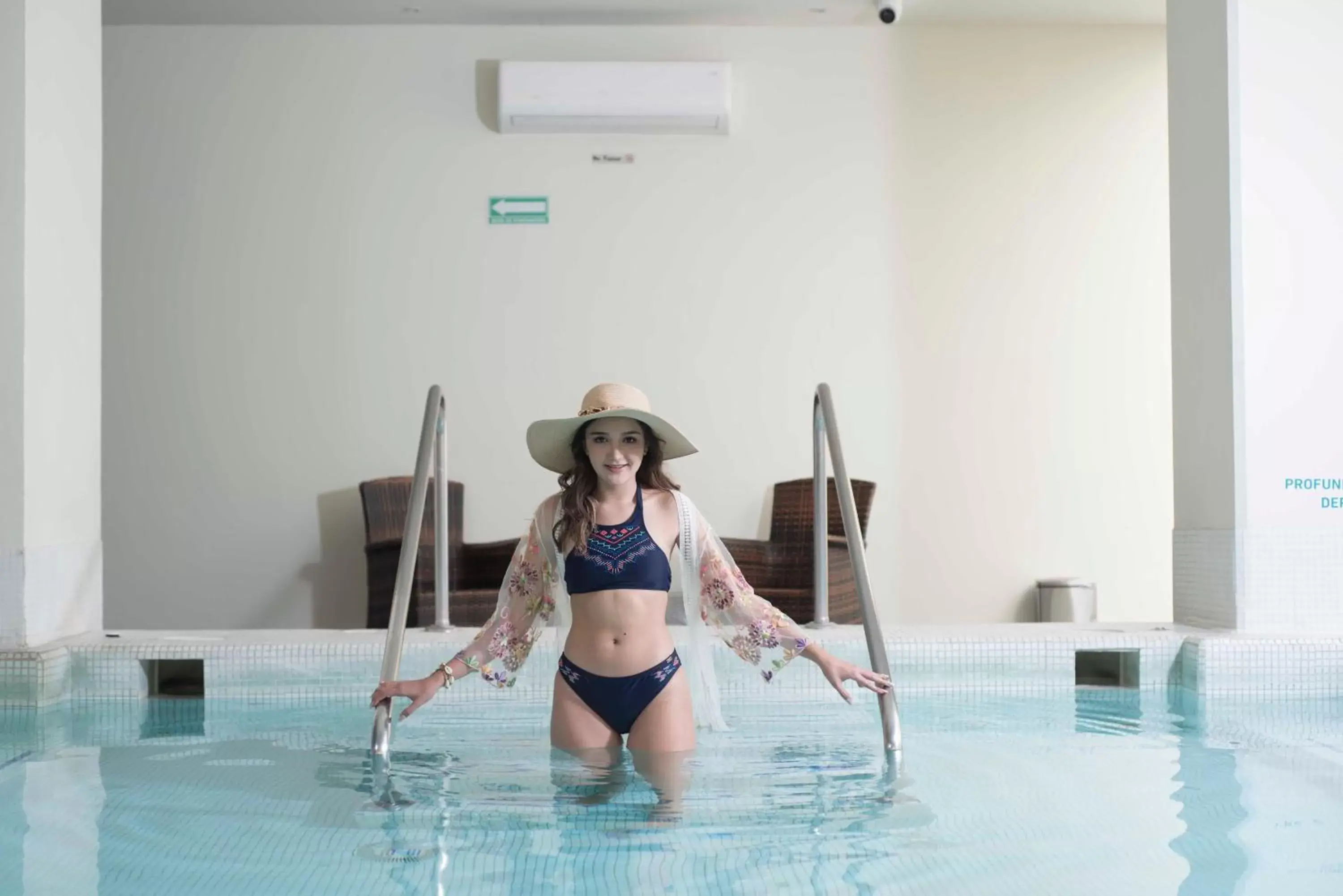 Swimming pool in Crown Victoria Hotel Swimming pool in Crown Victoria Hotel