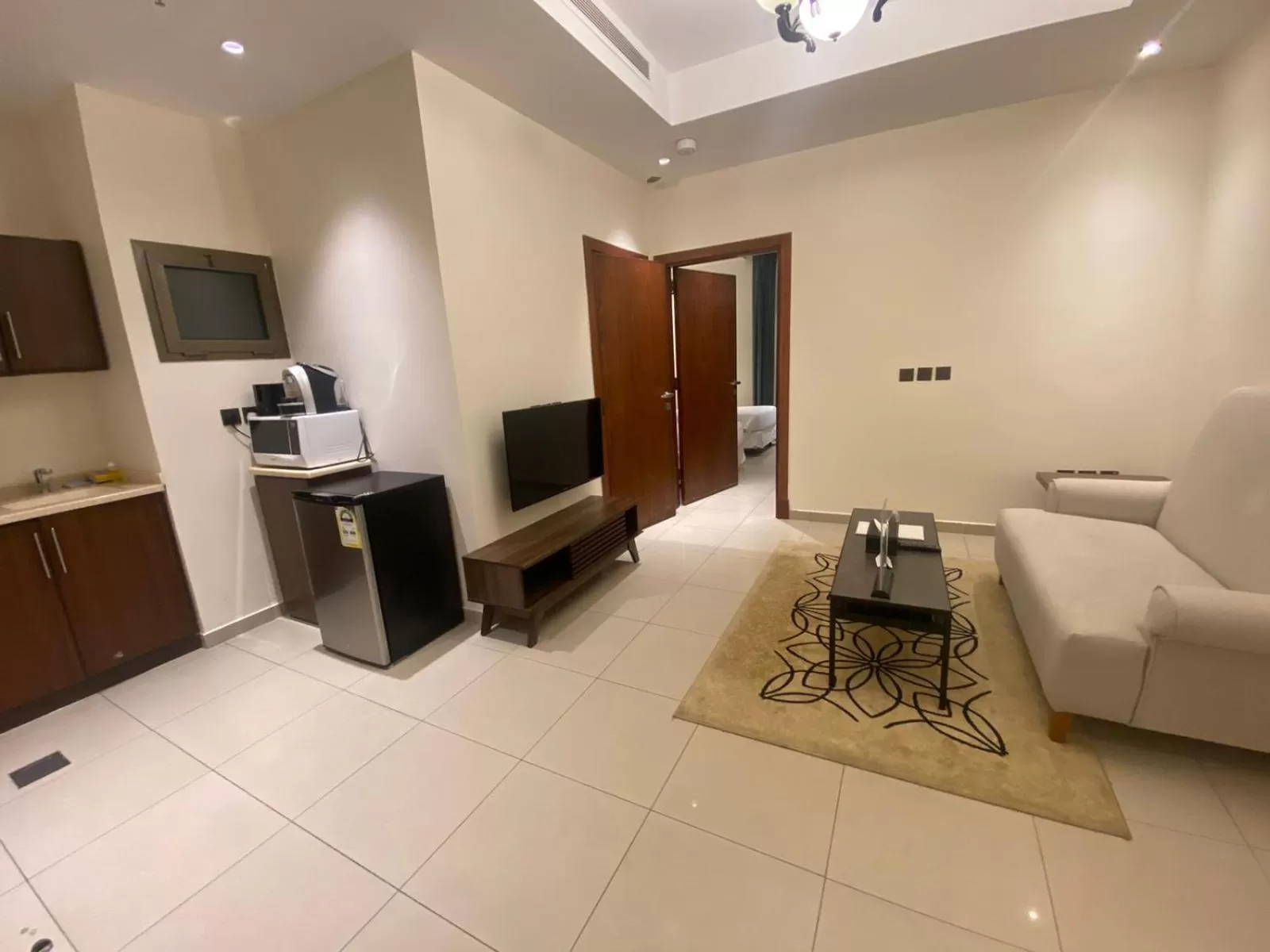 TV/Entertainment Center in Friesian Hotel Suites