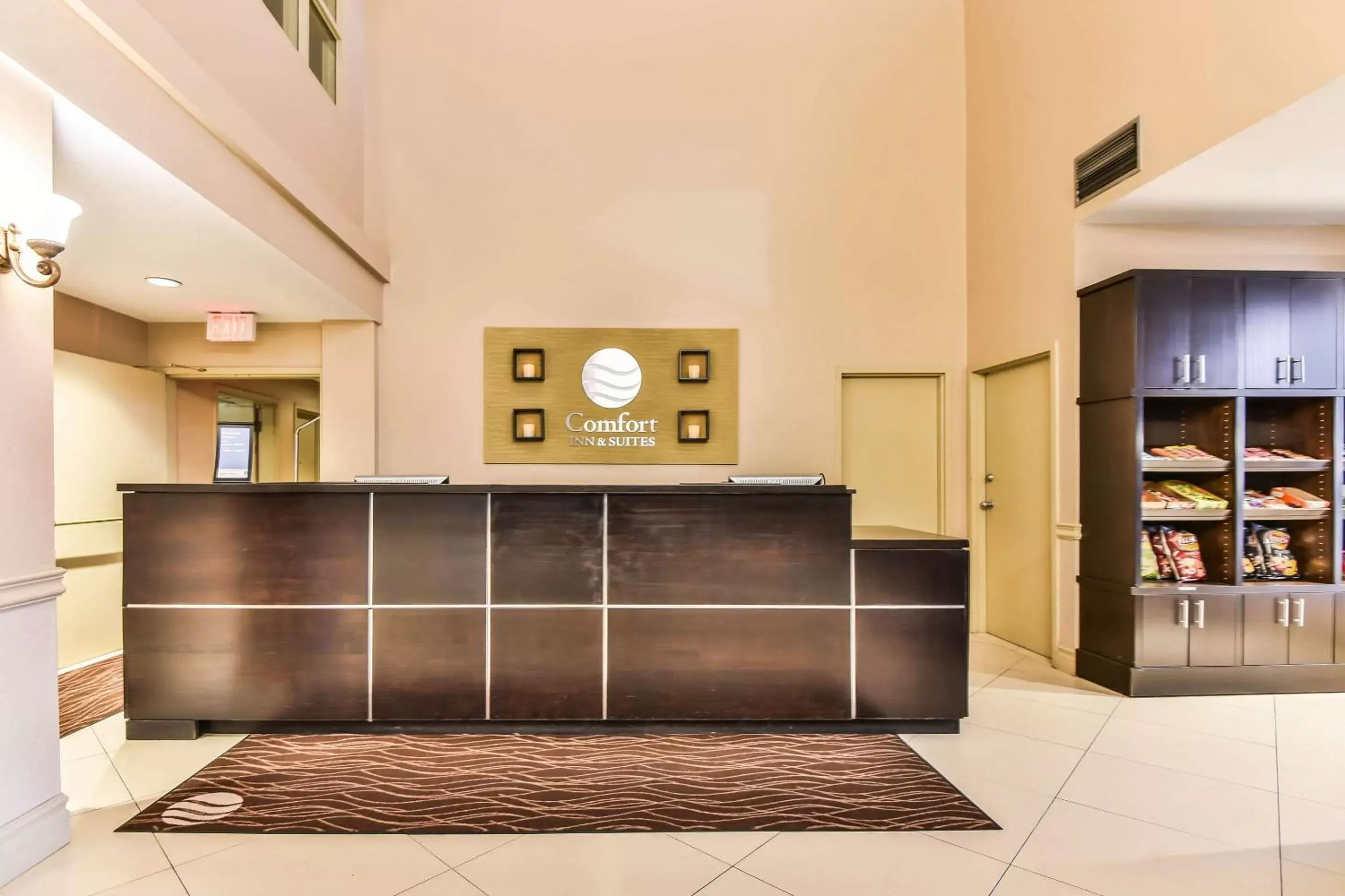 Lobby or reception, Lobby/Reception in Comfort Inn & Suites Ambassador Bridge