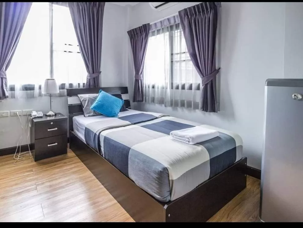 Property building, Bed in The Cube Sathorn Boutique Hotel เดอะ คิวบ์ สาทร บูติค โฮเทล Near BTS Surasak