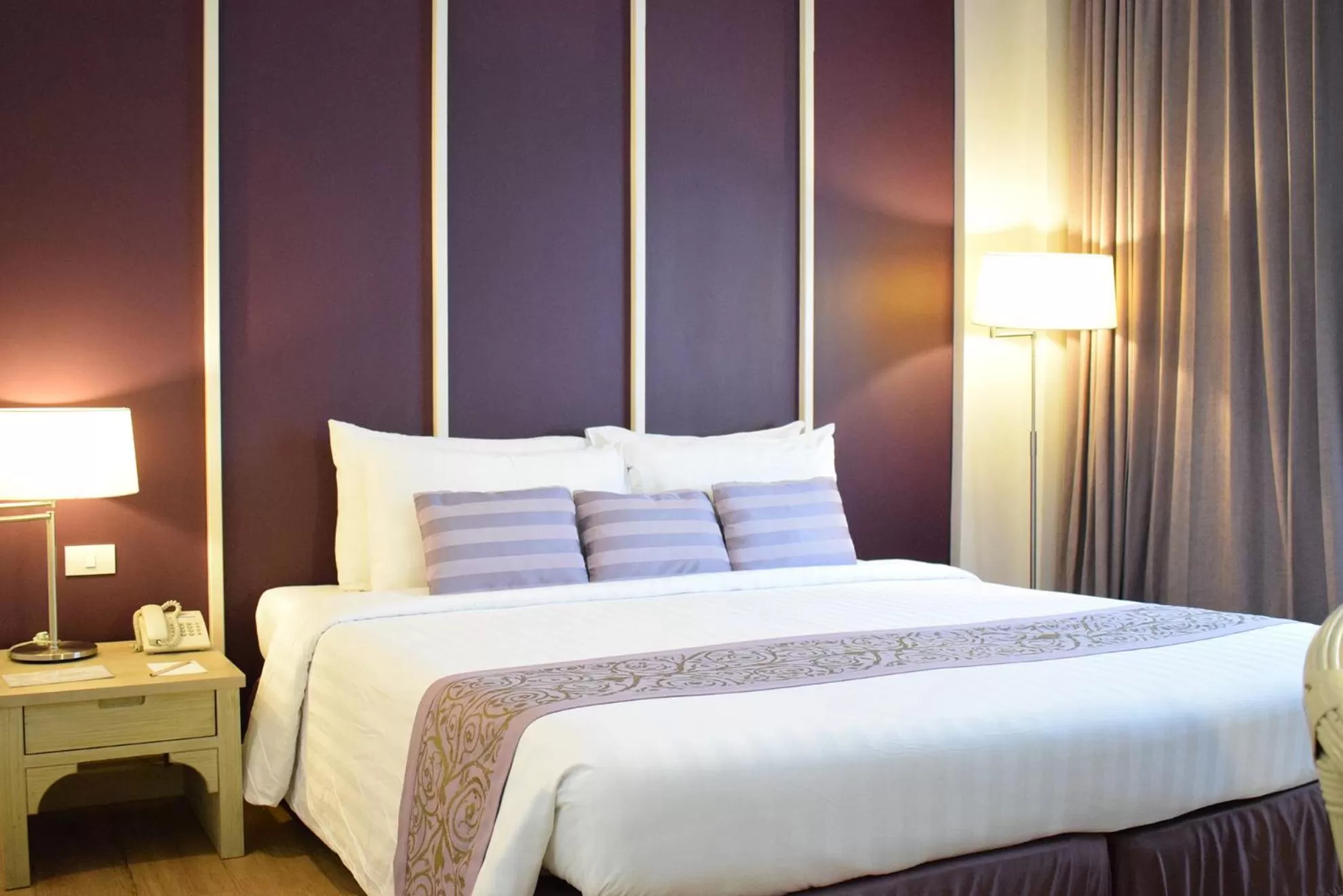 Bed in Trang Hotel Bangkok - SHA Plus