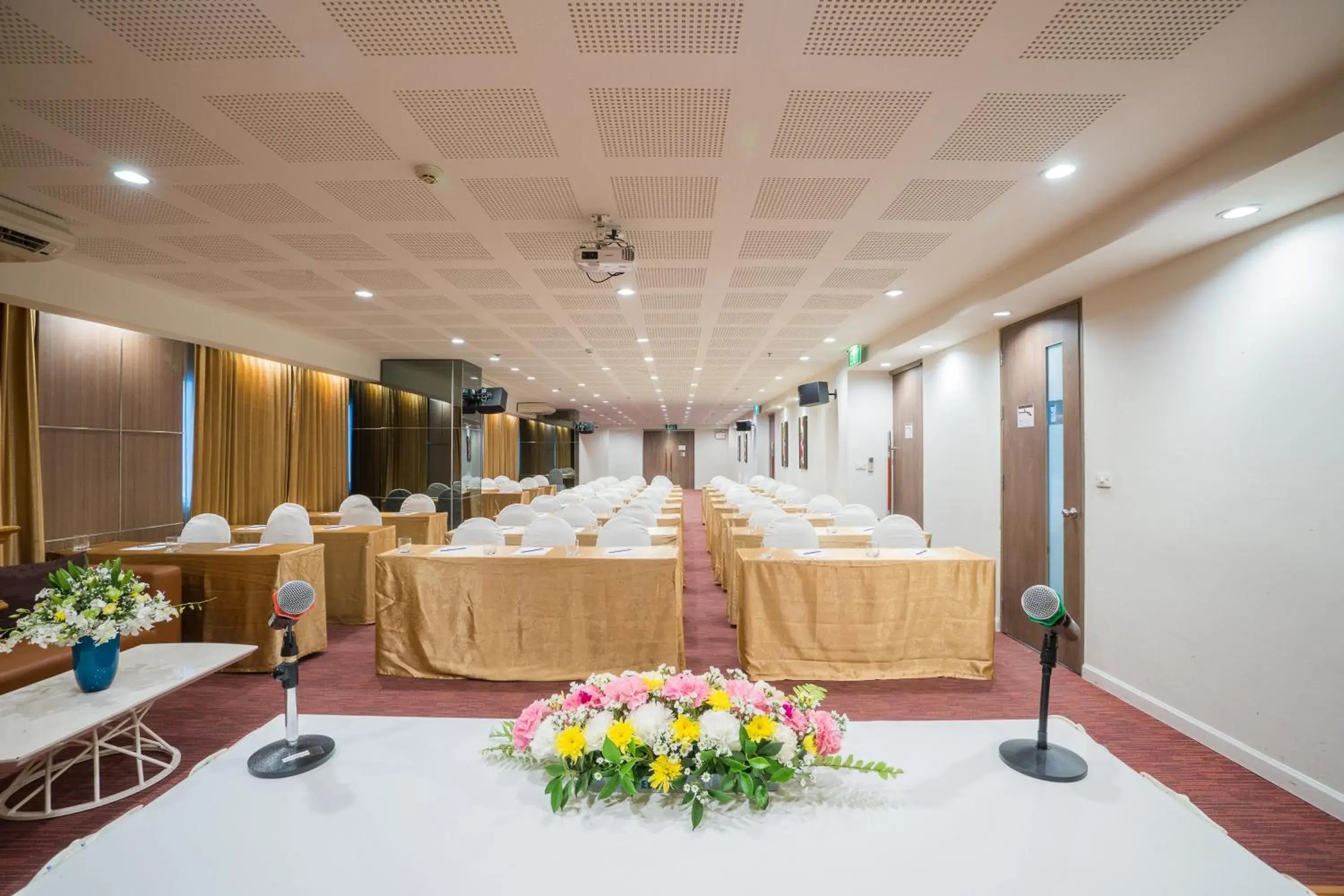 Banquet/Function facilities, Banquet Facilities in Beyond Suite Hotel (SHA Plus)
