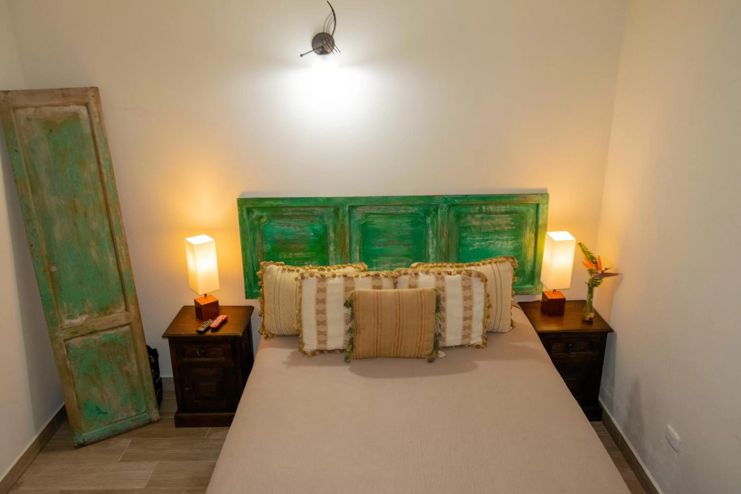 Photo of the whole room, Bed in Hostal Donde Regina