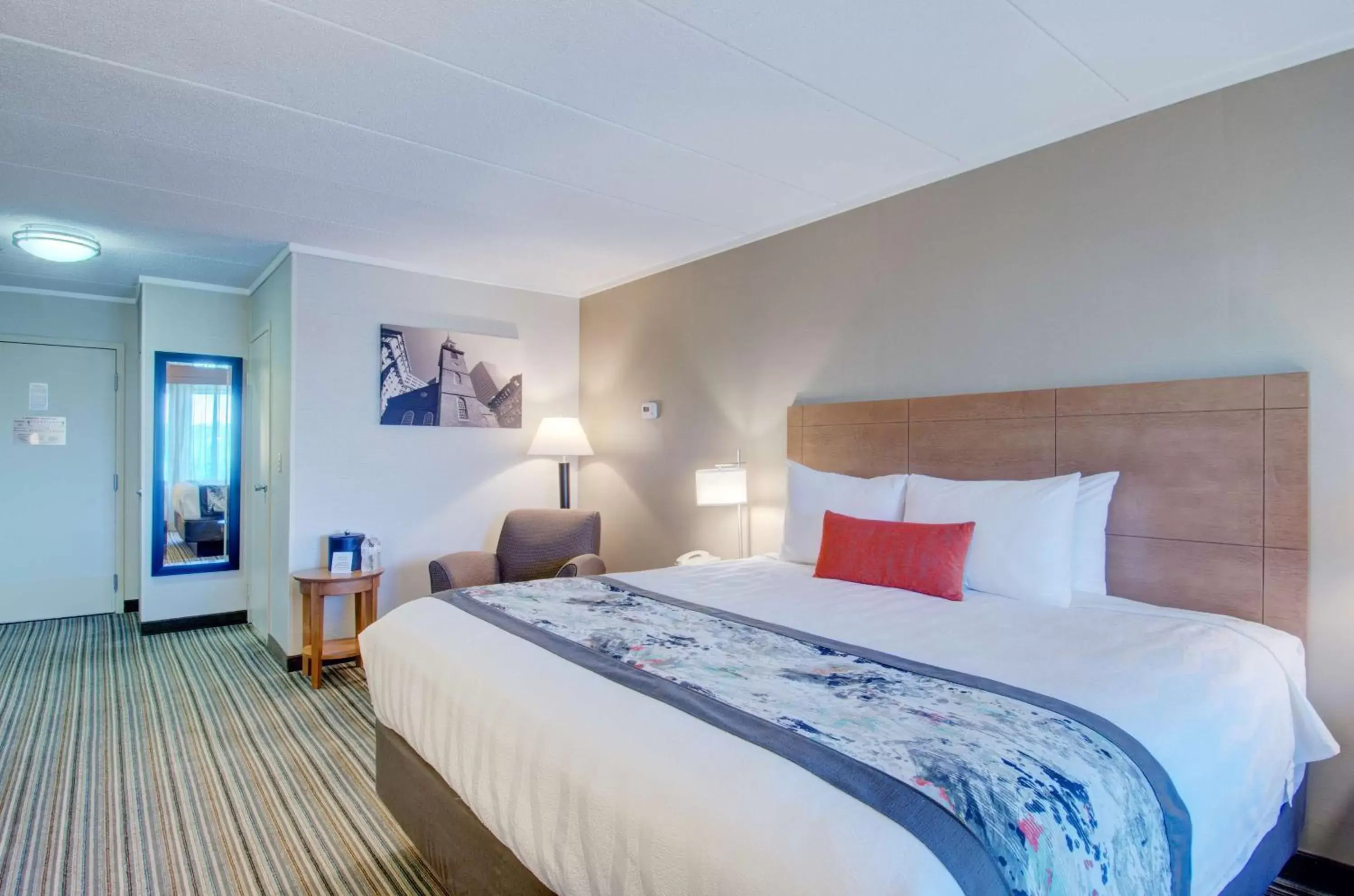 Bed in Best Western Plus Waltham Boston Bed in Best Western Plus Waltham Boston