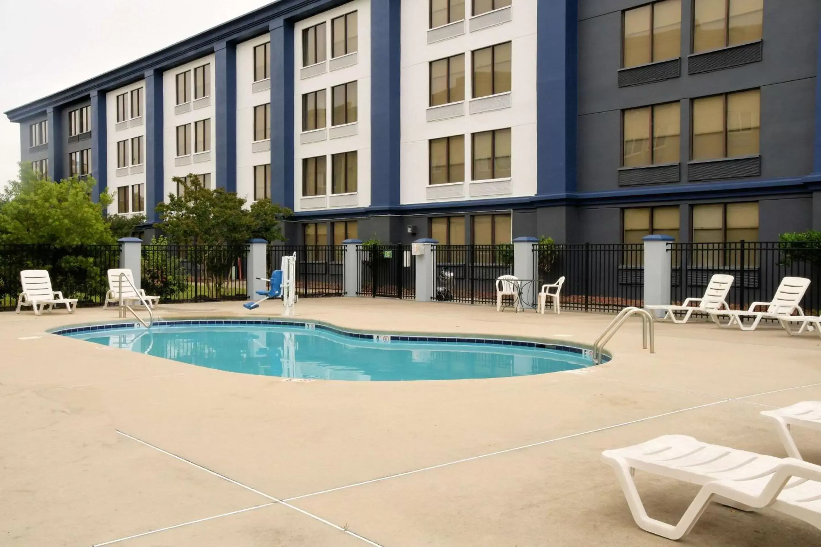 Property building, Swimming Pool in Clarion Pointe Jacksonville near Camp Lejeune
