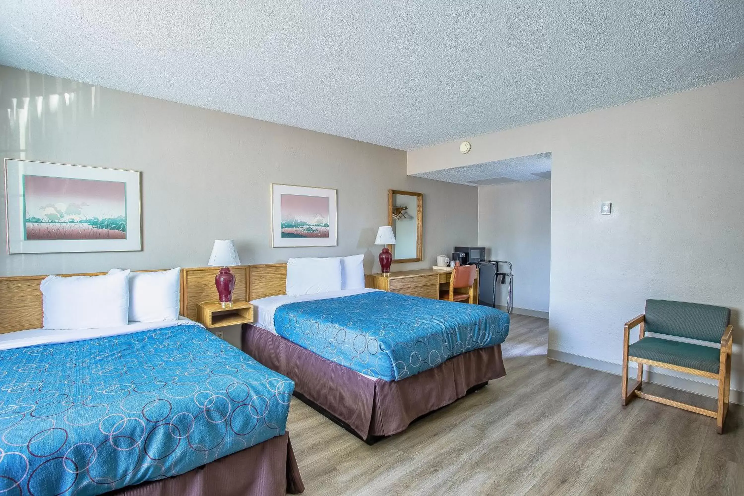 Double Room with Two Double Beds in Coastal Breeze Inn Double Room with Two Double Beds in Coastal Breeze Inn