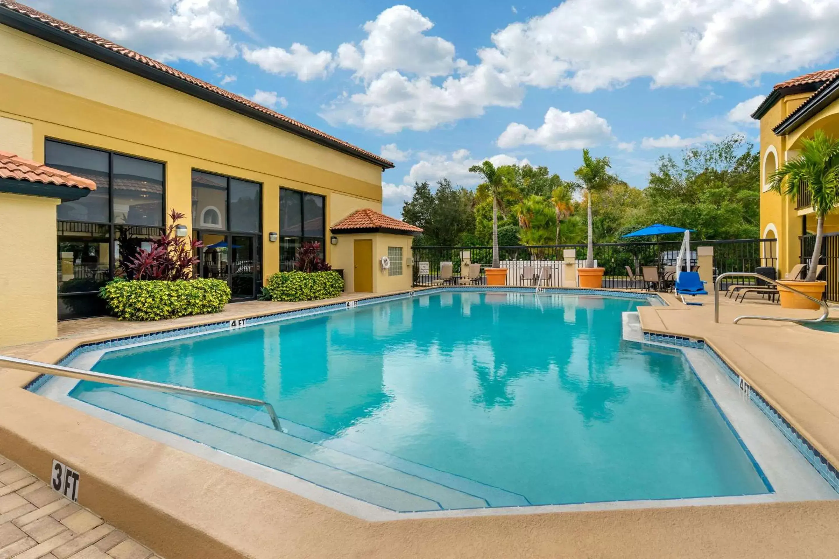 On site, Swimming Pool in Comfort Inn Sun City Center-Tampa South