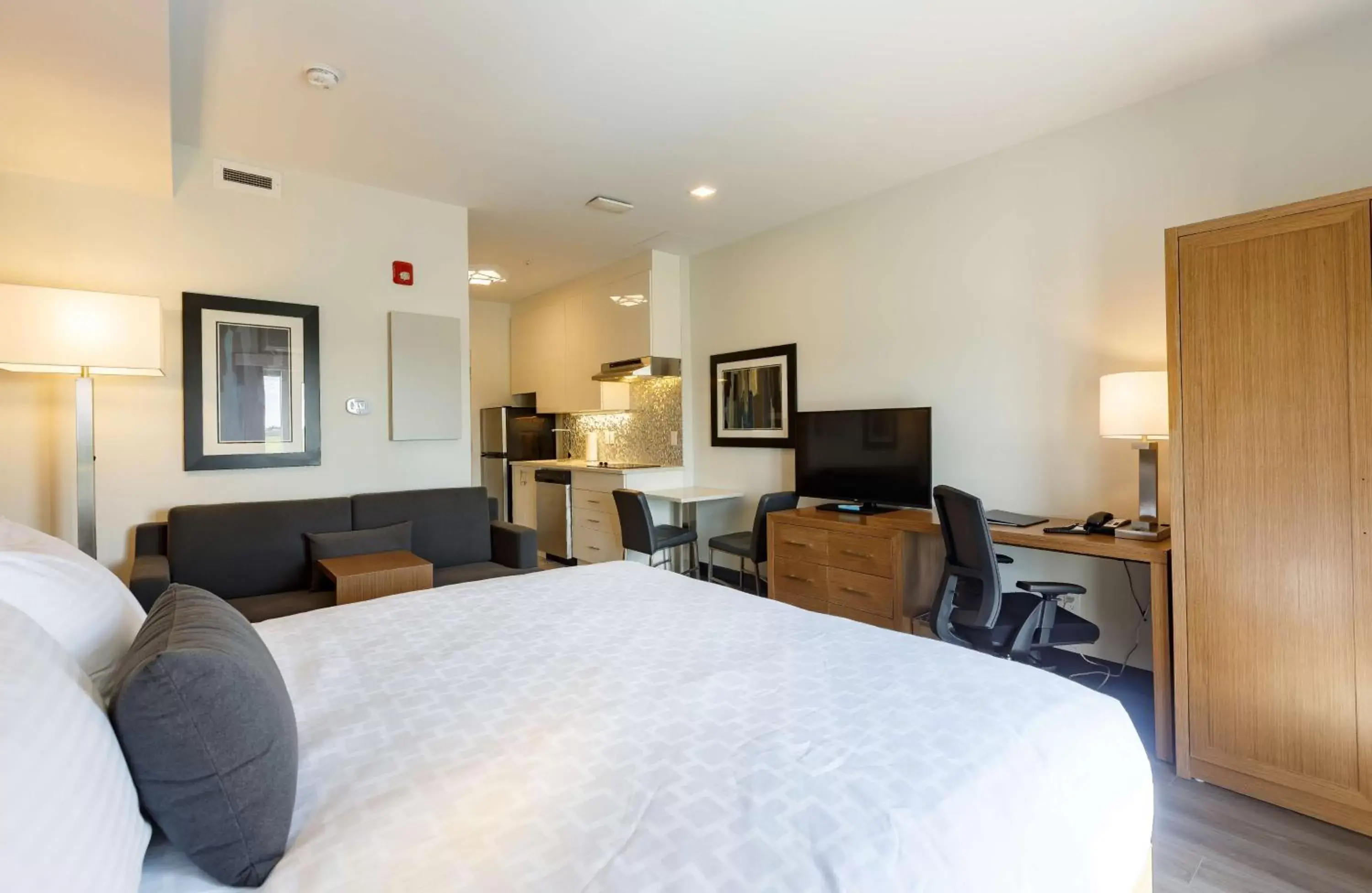 Photo of the whole room in Executive Residency by Best Western Calgary City View North