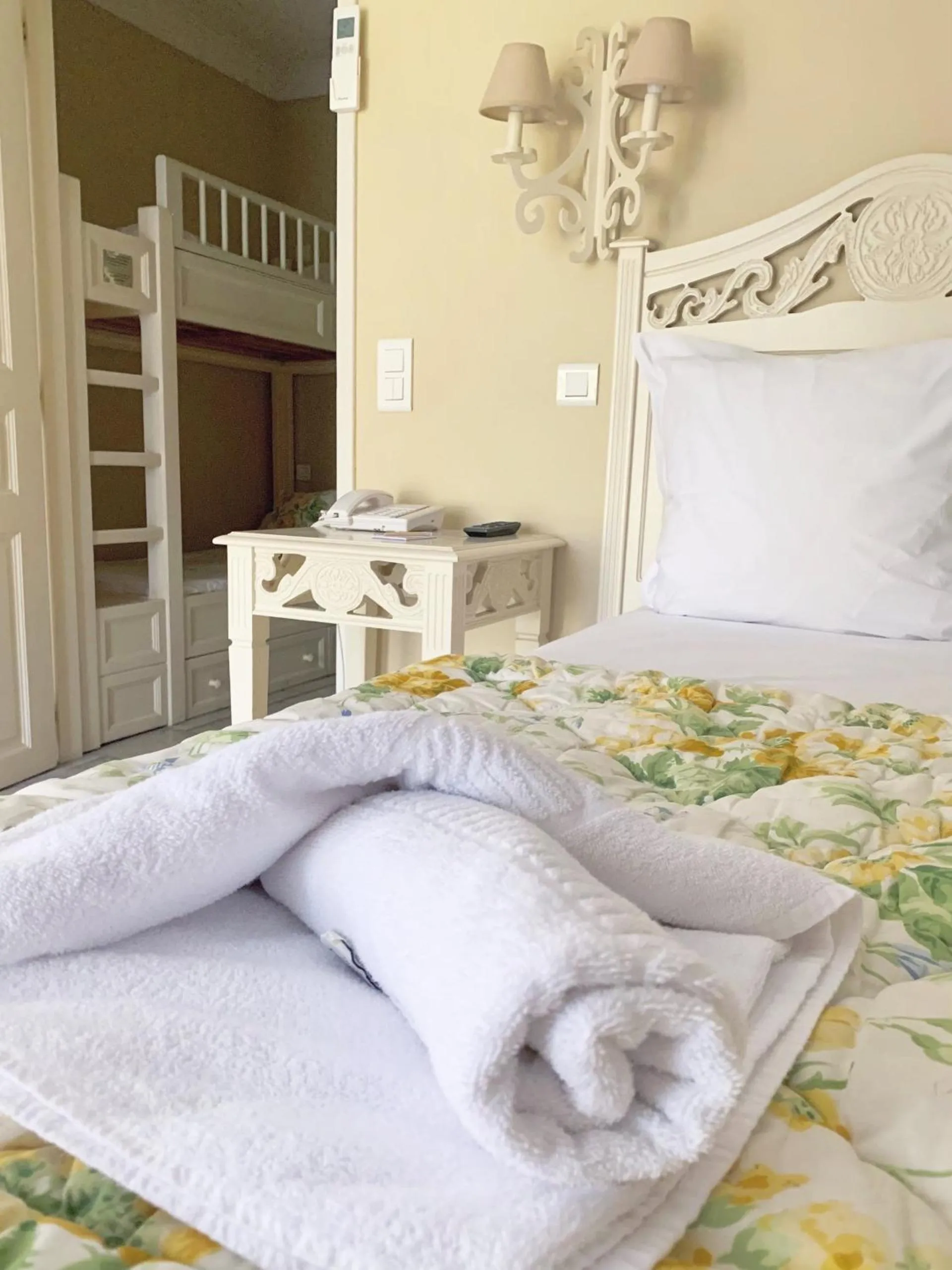 Bed in Hôtel la Magnaneraie