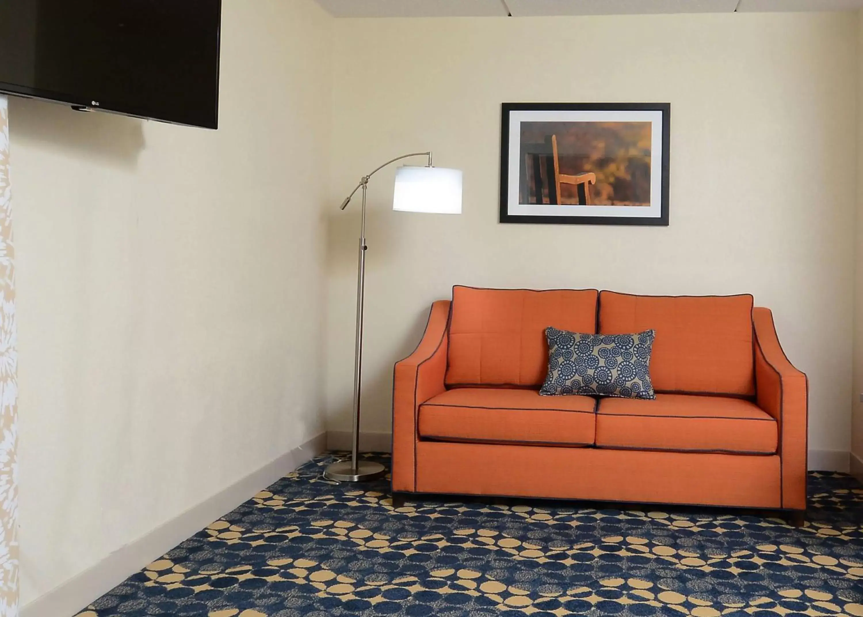 Living room, Seating Area in Hampton Inn Roxboro