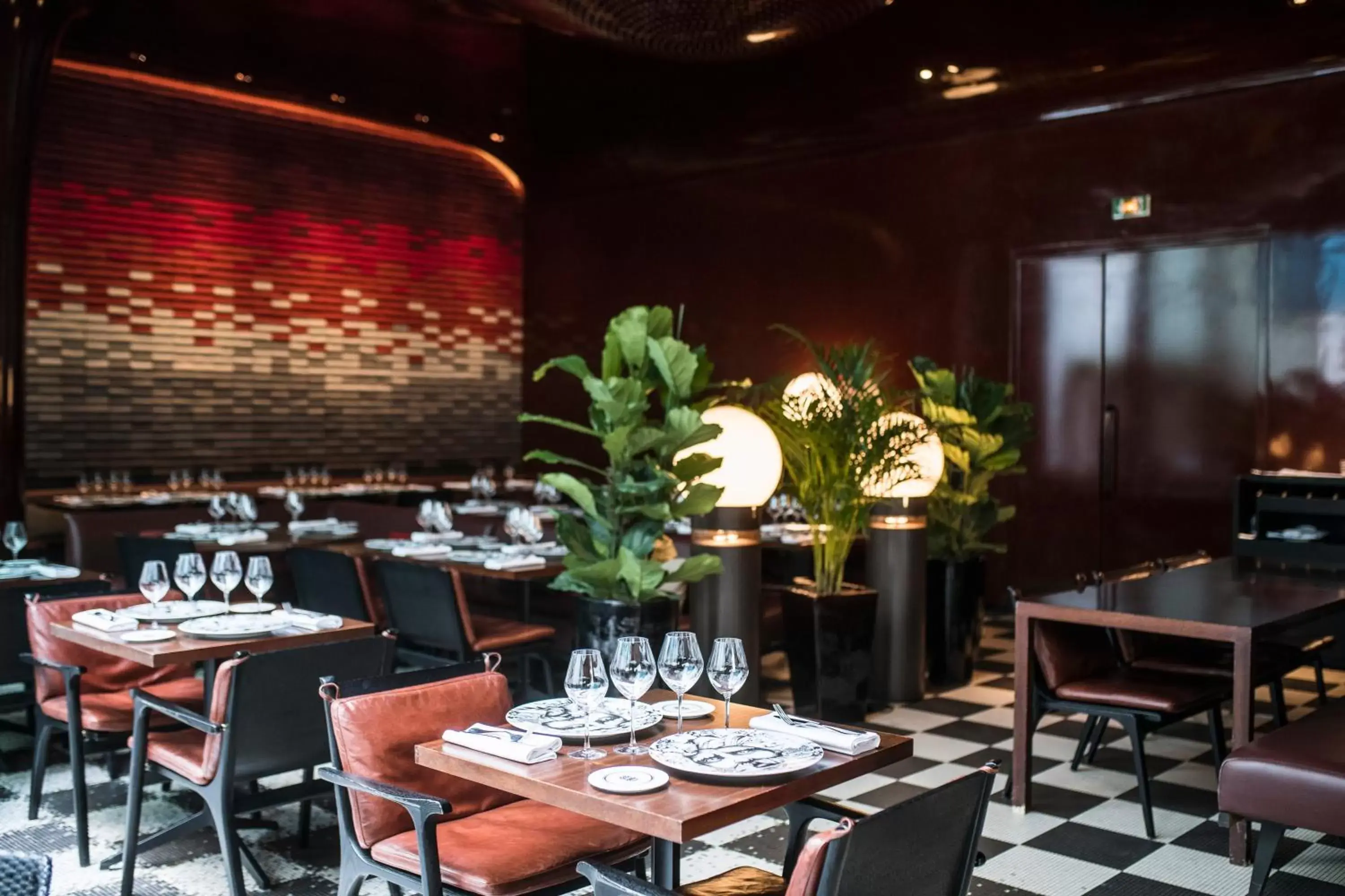 Restaurant/Places to Eat in Hotel Les Bains Paris